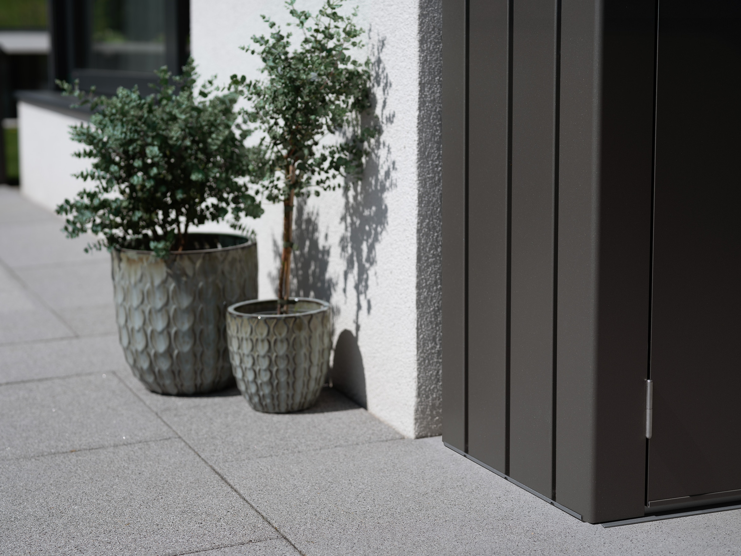 Biohort Mehrzweckschrank »Romeo Gr. M high, verschiedene Farben«, 132x57x181 cm, der ideale Terrassenschrank aus Metall