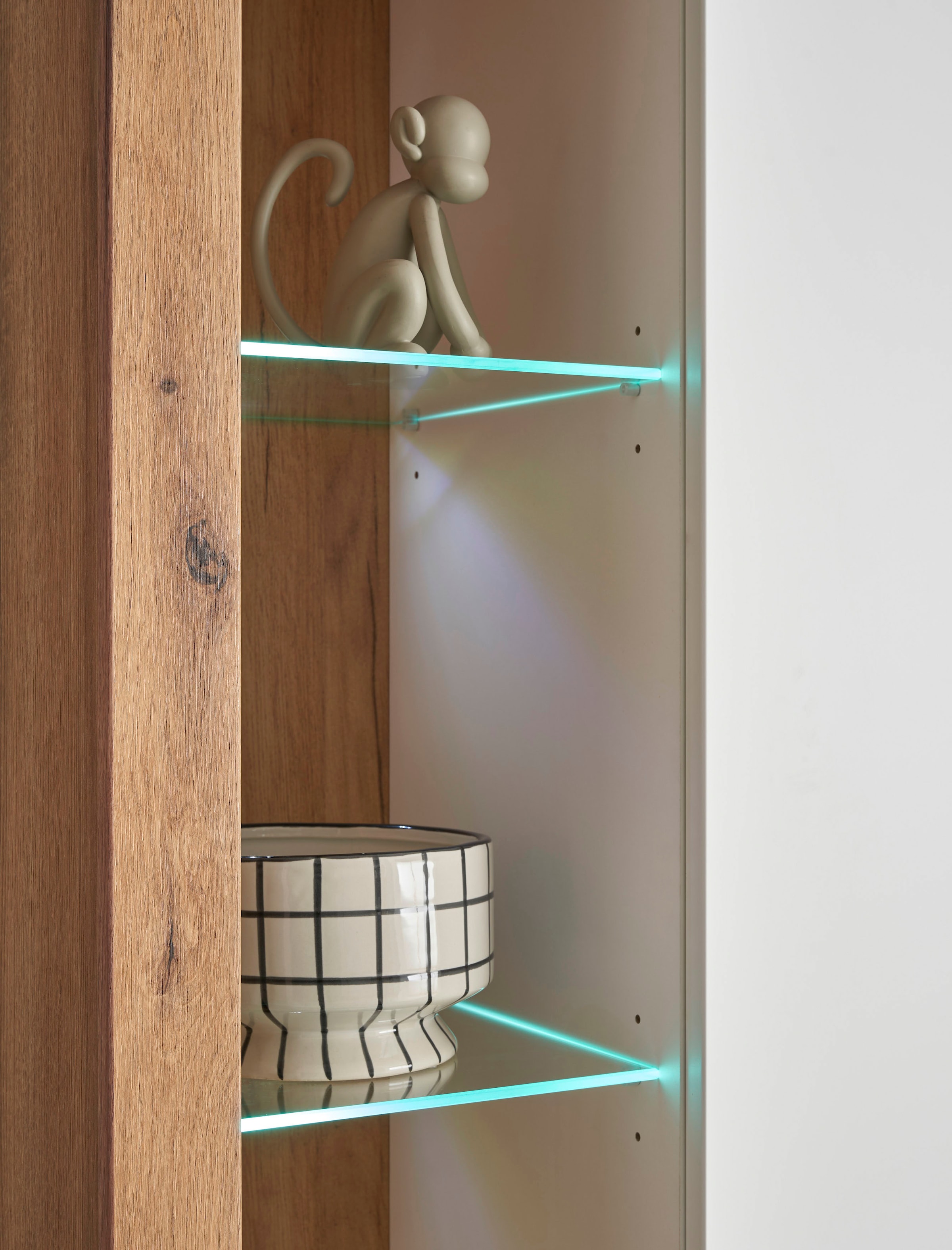 INOSIGN Vitrine »Brixen, Vitrinenschrank in Eiche Dekor, moderne Standvitrine«, Metallgriffe, ausreichend Stauraum, vielseitig einsetzbar, 80 cm breit