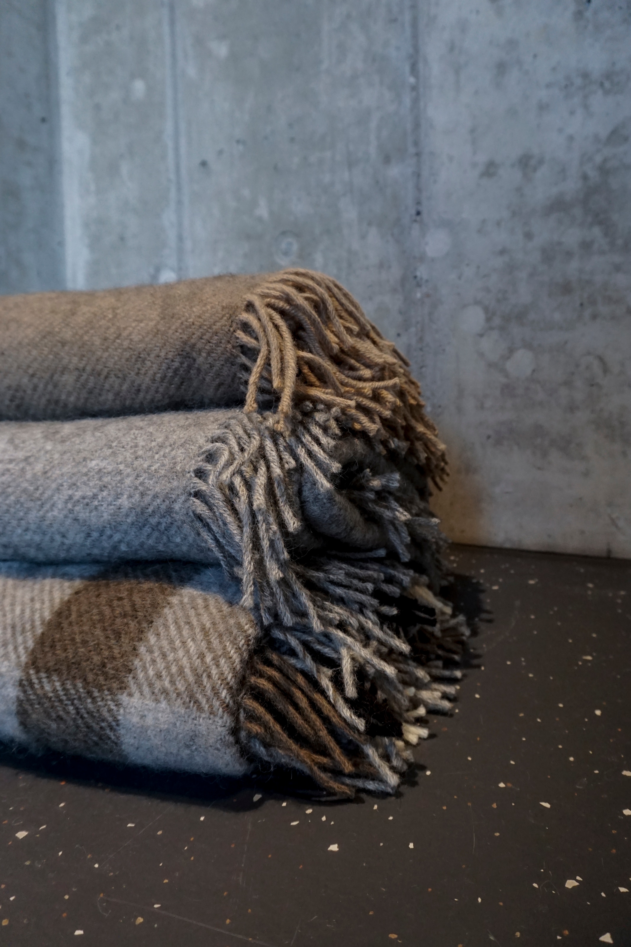 Heitmann Felle Wolldecke reine Wolle, 130x200 cm, kariert oder uni, mit Fransen, Wohnzimmer