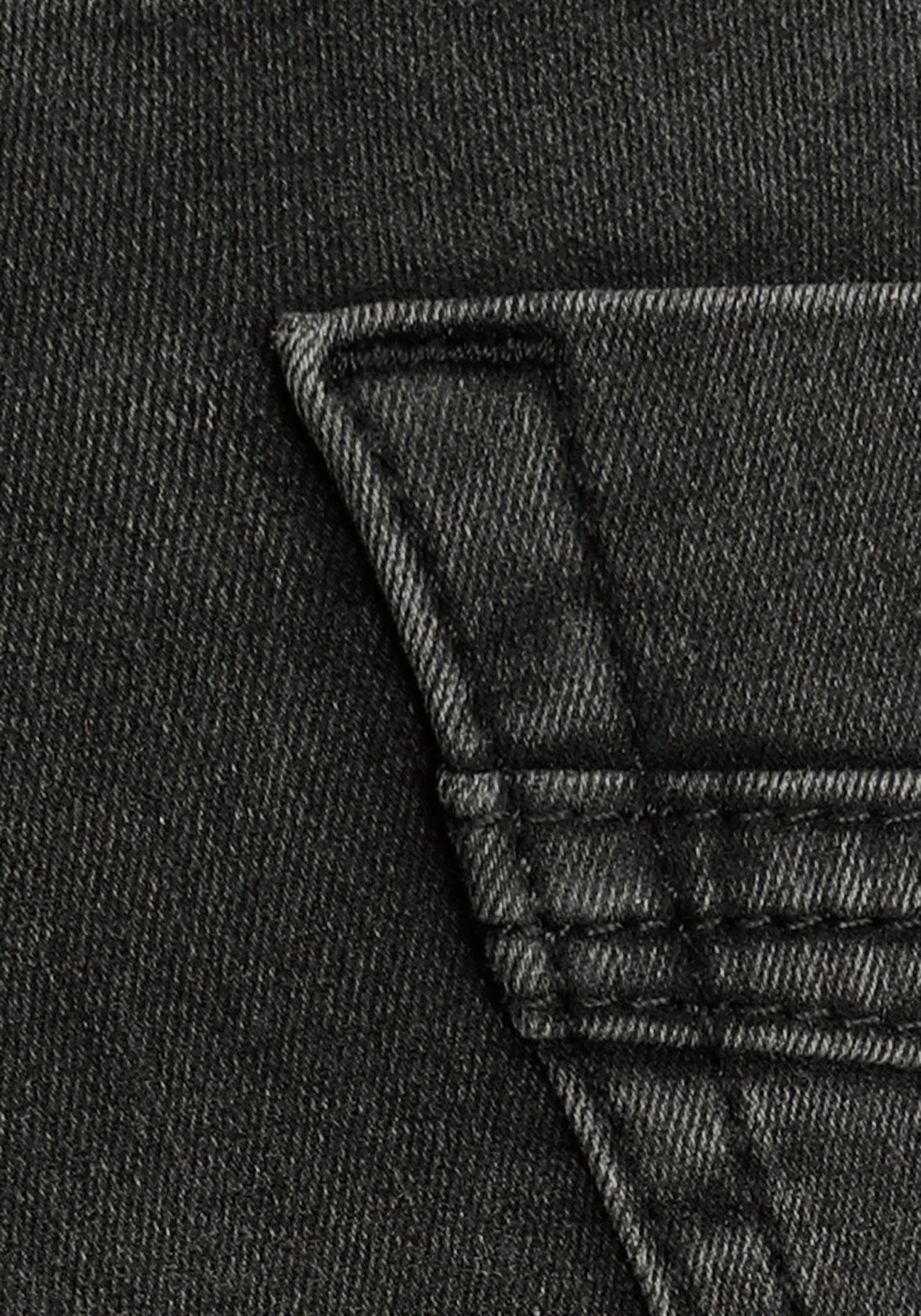 Herrlicher Slim-fit-Jeans »TOUCH«, mit verzierten Gesäßtaschen