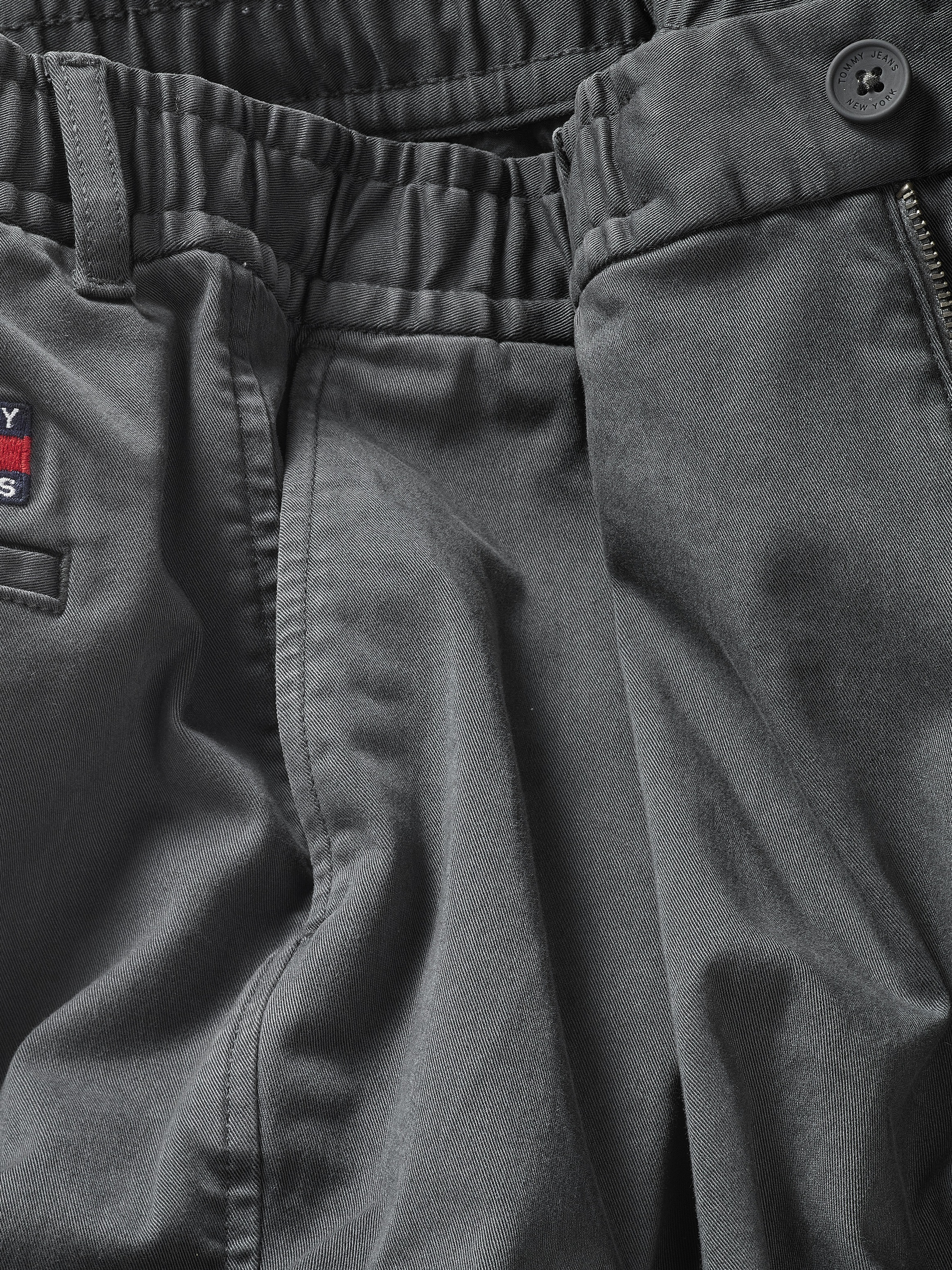 Tommy Jeans Chinohose »TJM CASUAL ELASTICATED PANT«, mit Bundfalten
