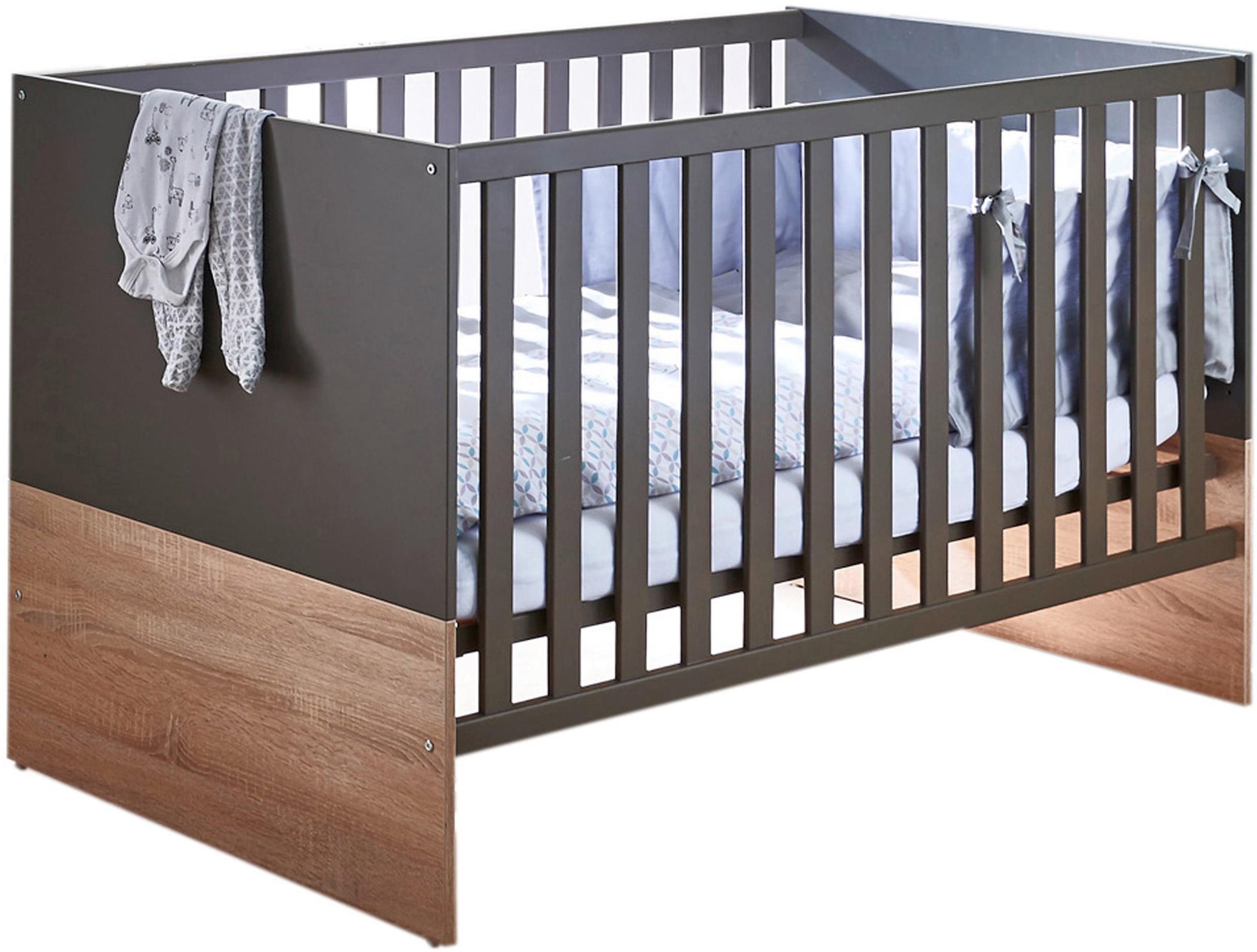 arthur berndt Babyzimmer-Komplettset »Cloe«, (Set, 3 tlg., Kinderbett, Schrank, Wickelkommode), Made in Germany; mit Kinderbett, Schrank und Wickelkommode