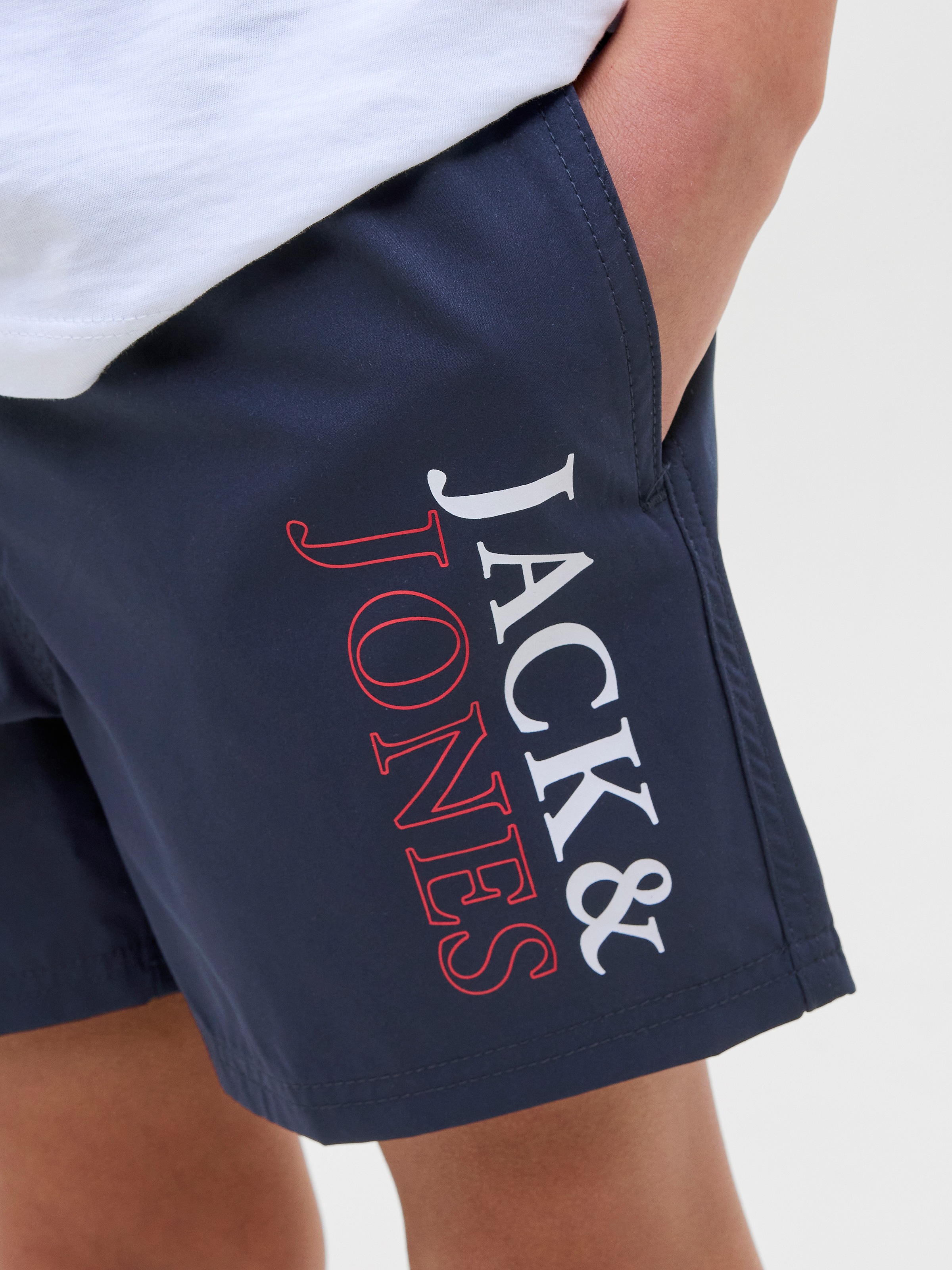 Jack & Jones Junior Badeshorts »JPSTMAUI JJSWIM DOUBLE LOGO AKM SN JNR«, mit coolem Logoprint auf dem Bein