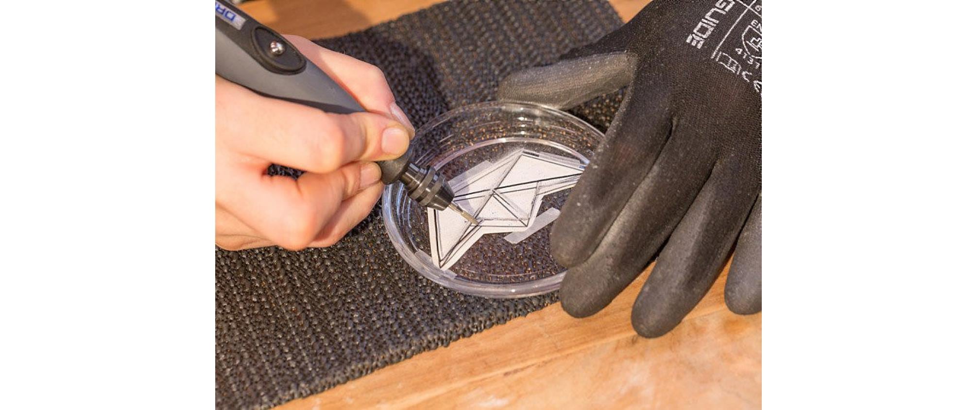 DREMEL Elektro-Multifunktionswerkzeug »3000-1/25 EZ« Funktionen: Bohren; Fräsen; Gravieren; Polieren; Schleifen; Trennen