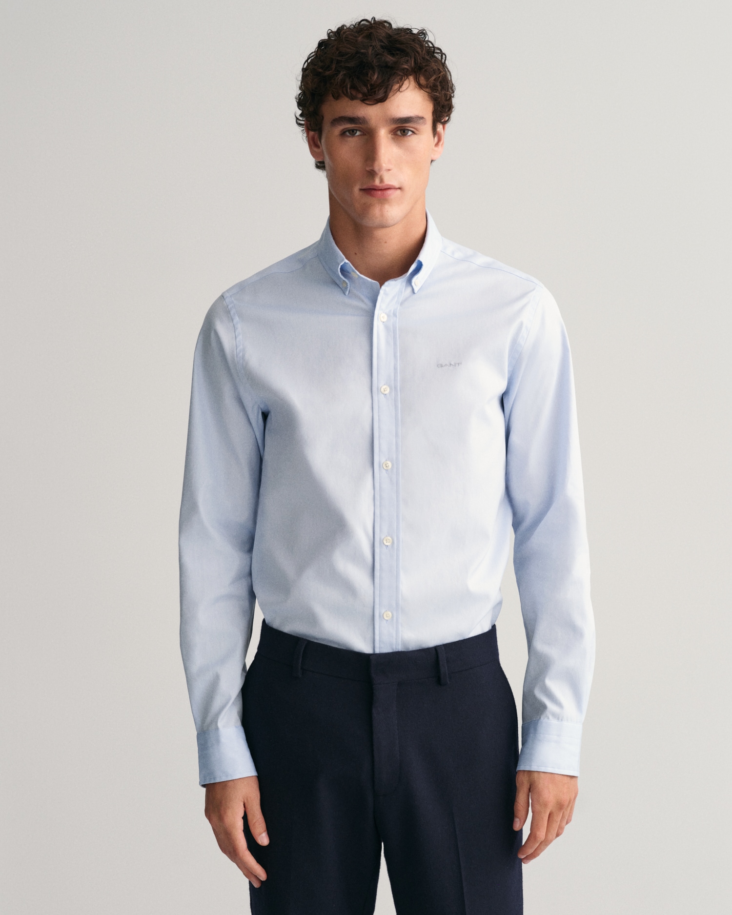 Gant Langarmhemd »Slim Fit Popeline Hemd leichte Baumwolle strapazierfähig pflegeleicht« mit klassischer Logostickerei auf der Brust