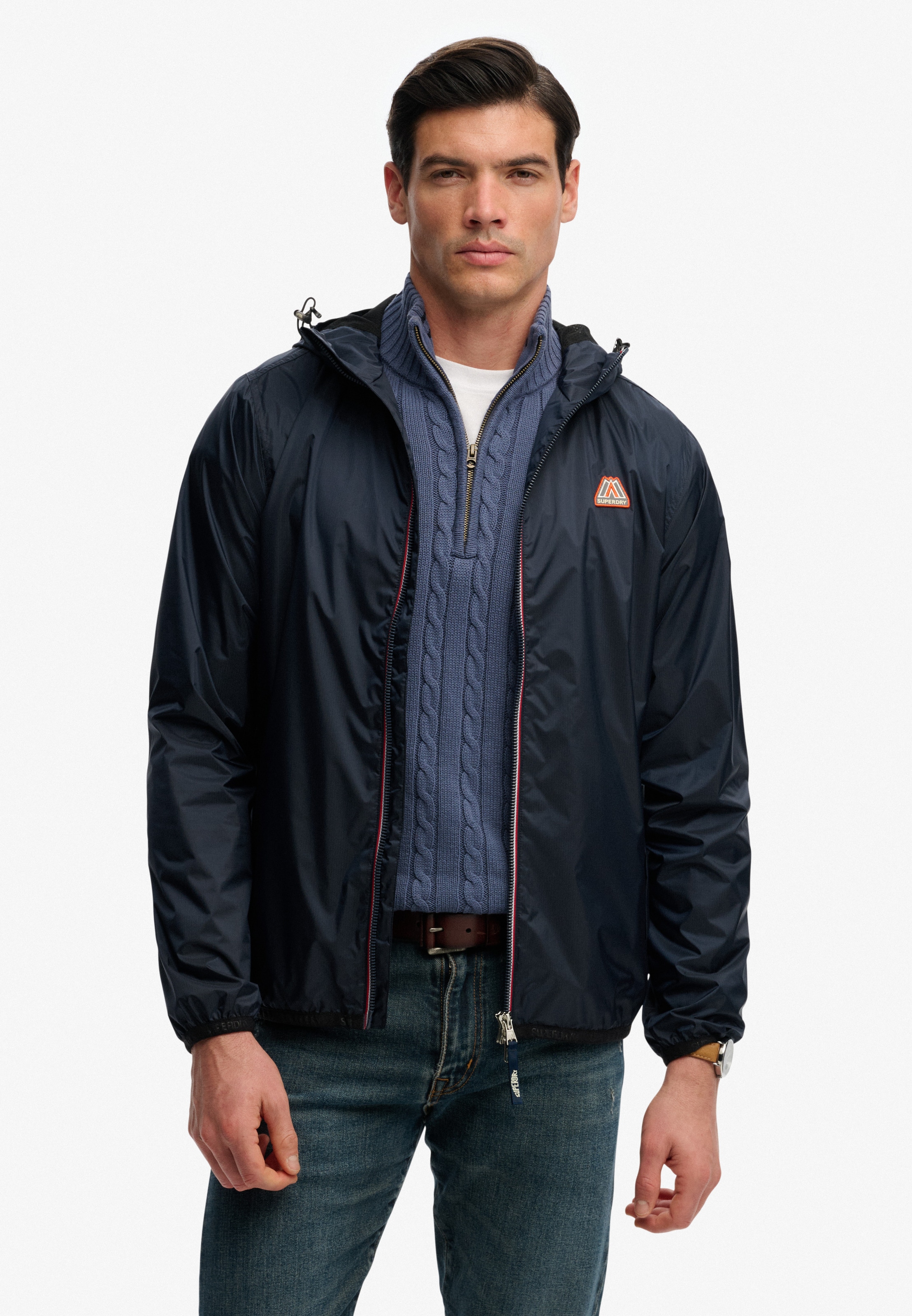 Superdry Windbreaker »ESSENTIAL TRI WINDBREAKER JKT« mit Kapuze mit Reißverschluss, aus Polyester, pflegeleicht, Relaxed Fit