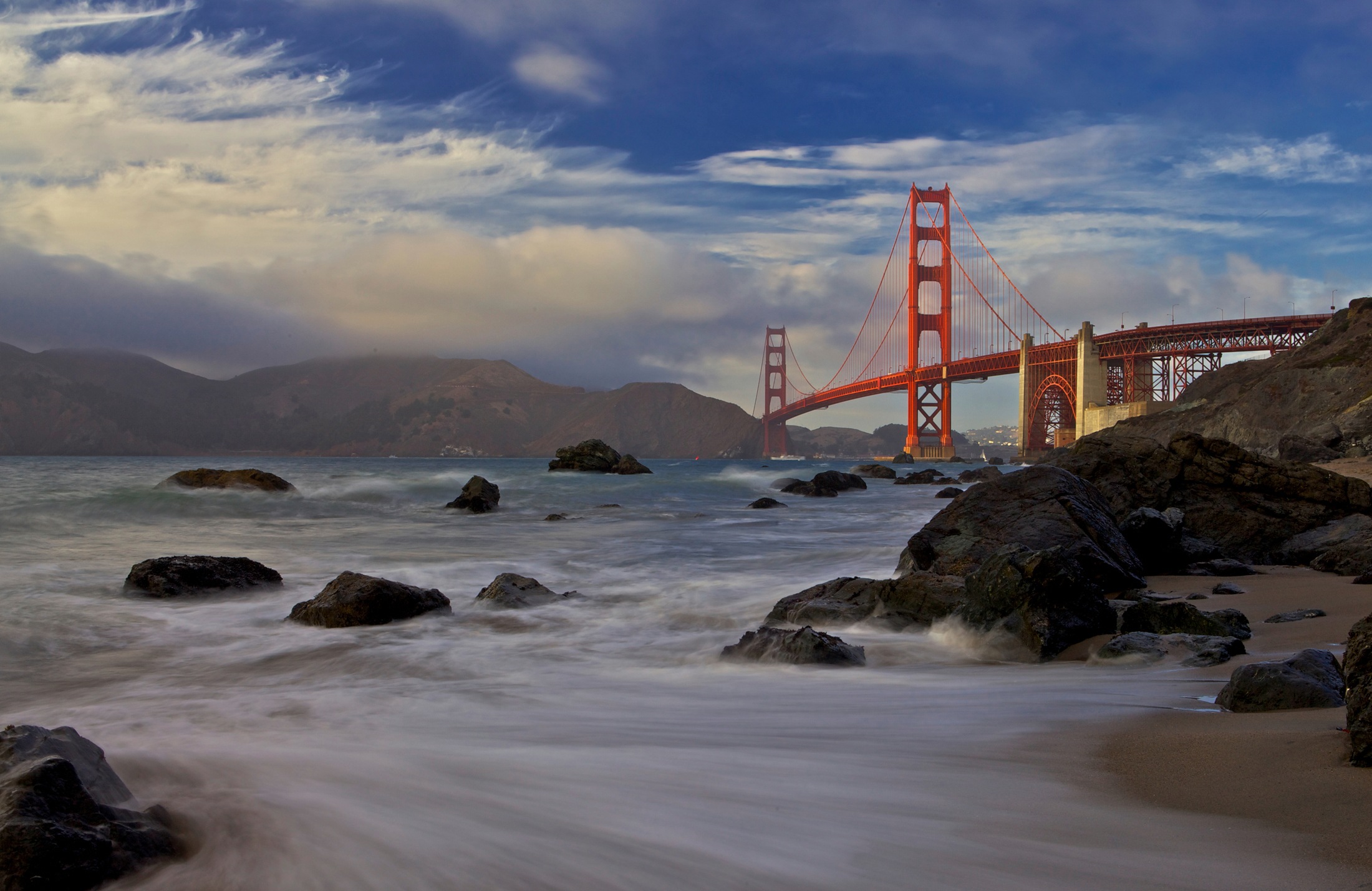 Papermoon Fototapete »Photo-Art EVGENY VASENEV, GOLDEN GATE BRIDGE«, Vliestapete,... kaufen