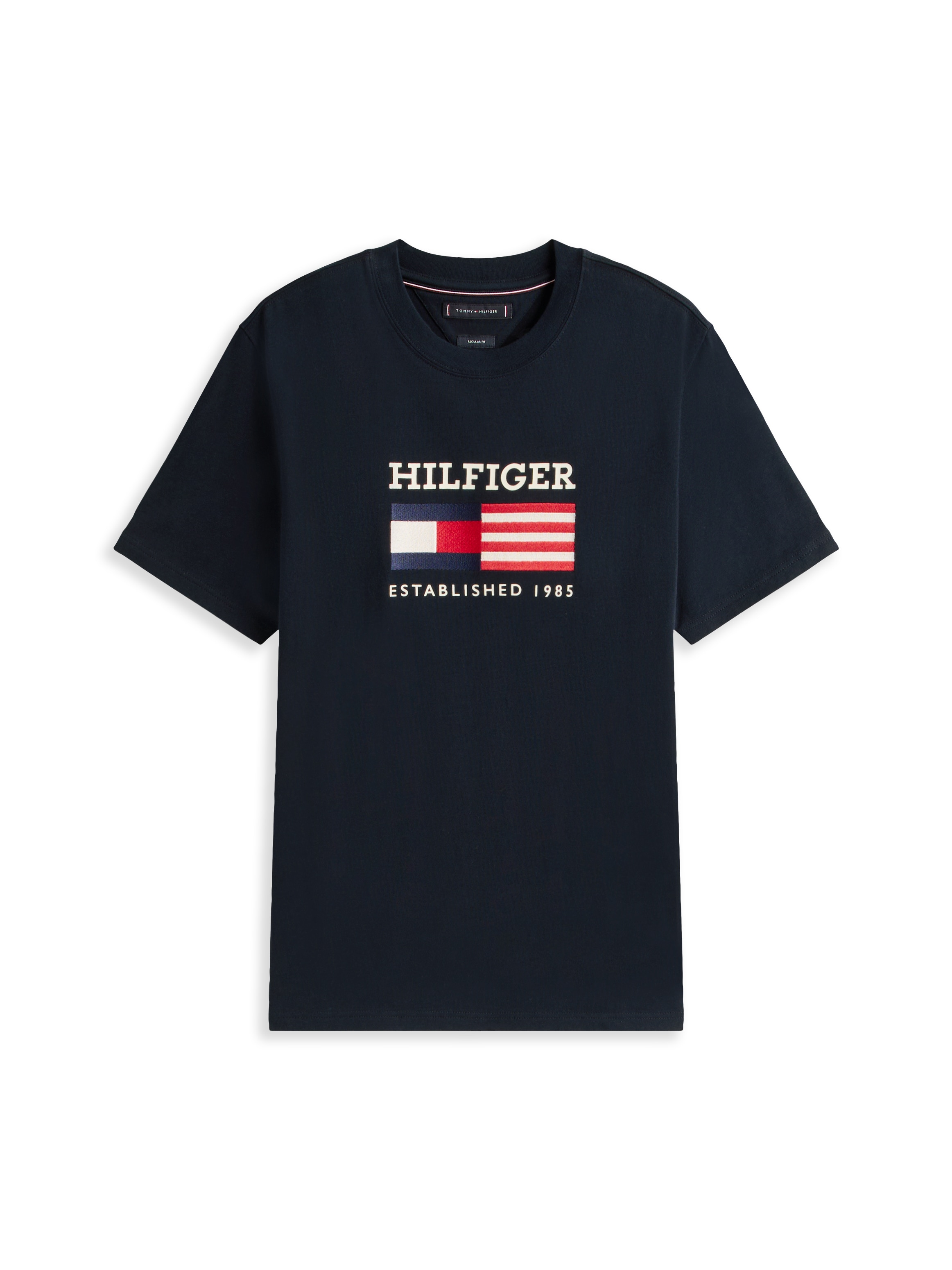 Tommy Hilfiger T-Shirt »AMERICANA MONOTYPE FLAG BOX TEE«, Mit markanter Stickerei