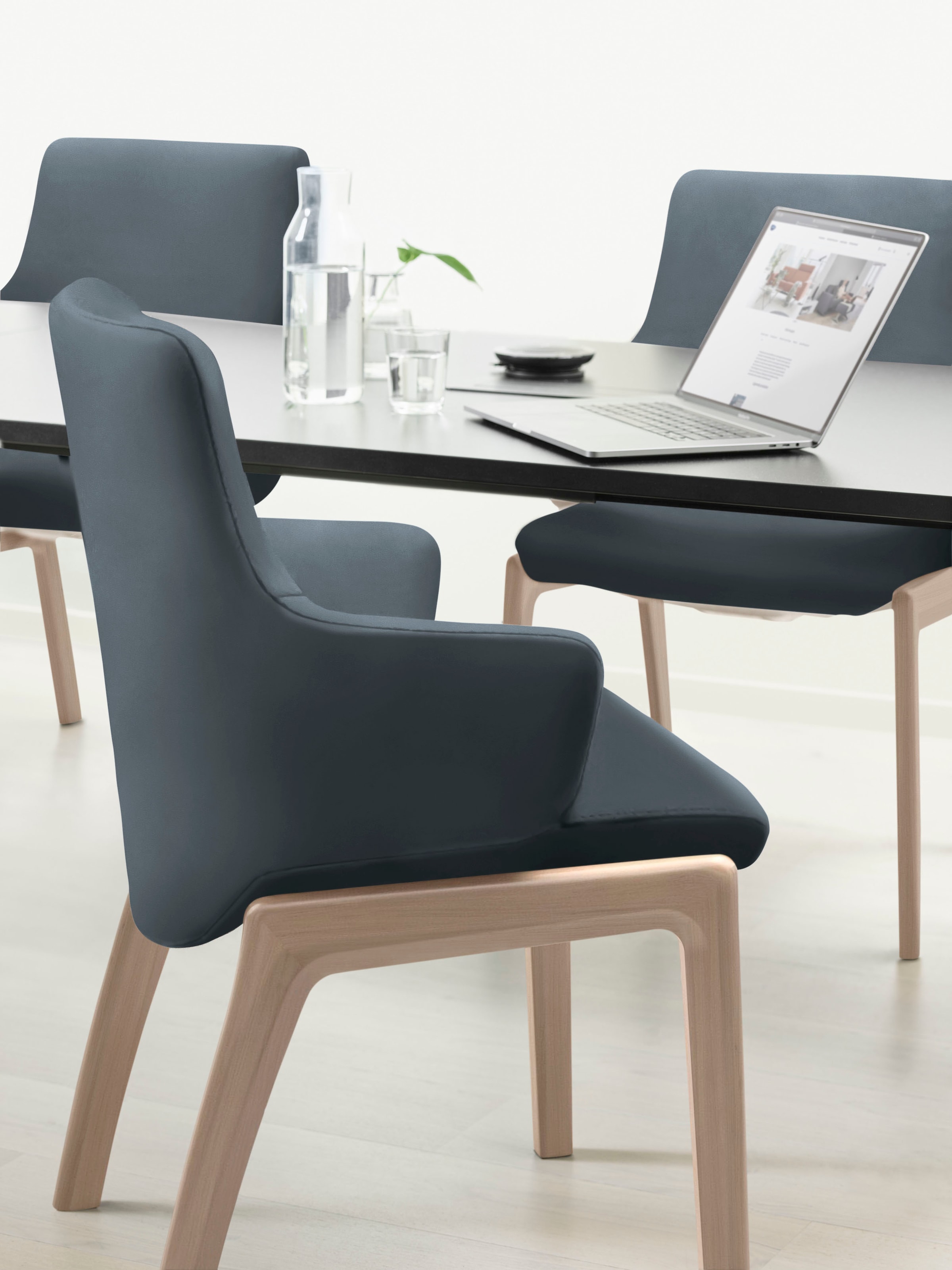 Stressless® Polsterstuhl »Laurel«, Leder BATICK, Low Back mit Armlehne, Größe L, abgerundete Beine in Eiche gekalkt