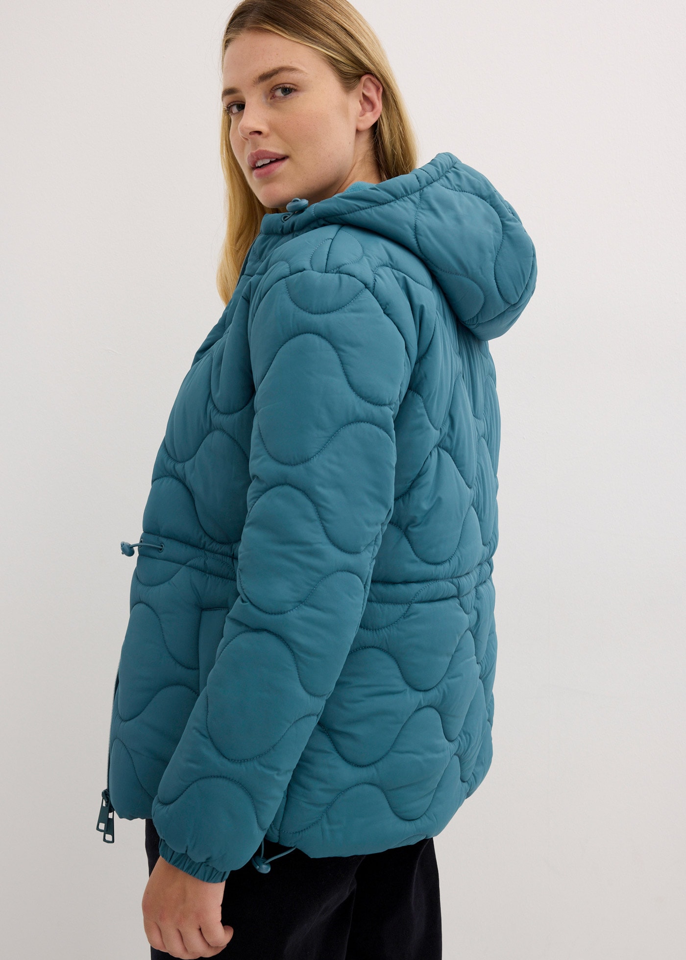 bonprix Steppjacke »Steppjacke« mit Kapuze Casual Stil, Kurzparka mit Taillen-Kordelzug, hochwertige Steppung