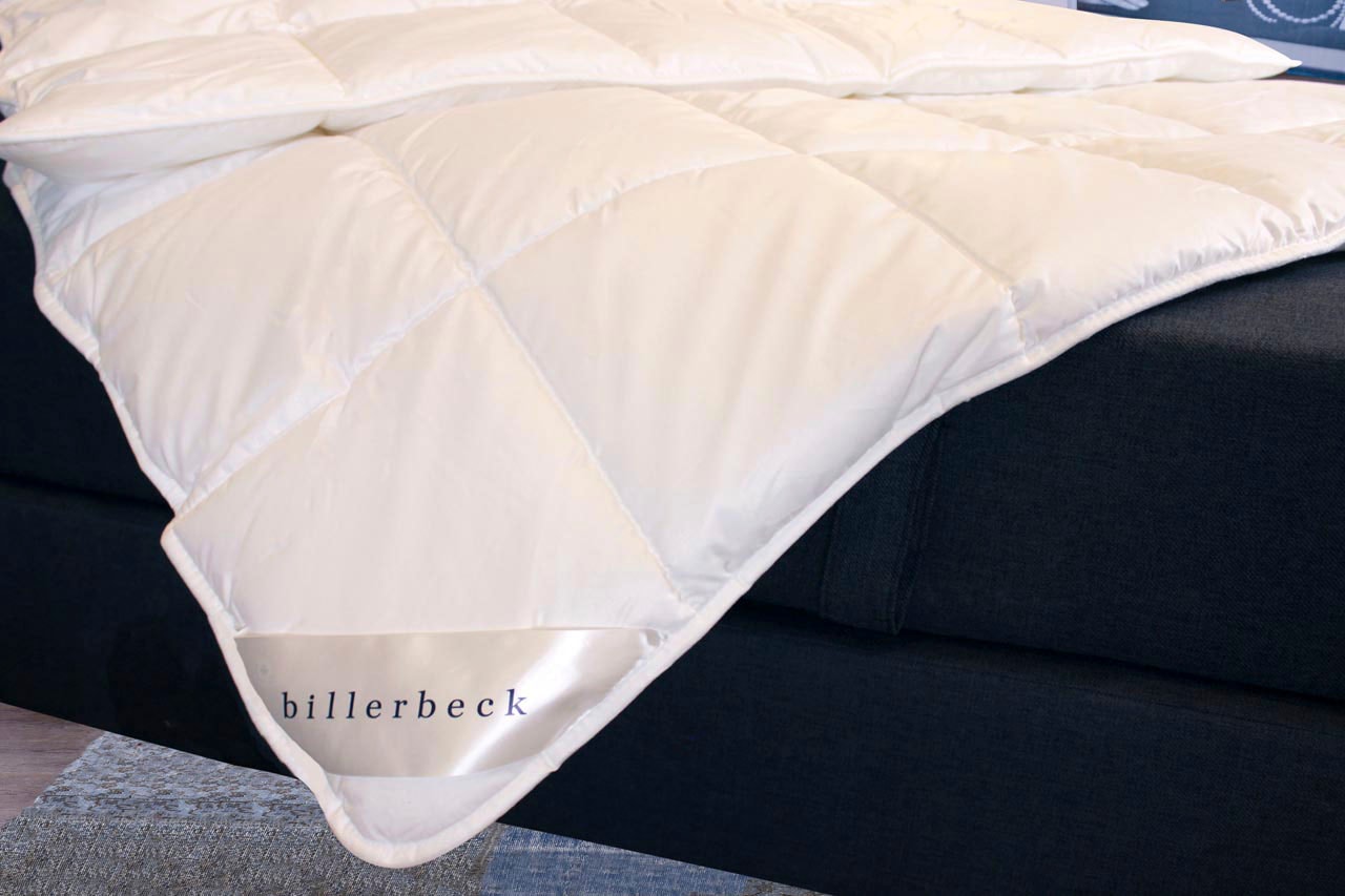 billerbeck Microfaserbettdecke »Liliane Superlight, Bettdecke in 135x200 cm, 155x220 cm, Sommer«, extraleicht, Füllung Kunstfaser, Bezug 100% Baumwolle, (1 St.), Die pflegeleichte Sommerdecke