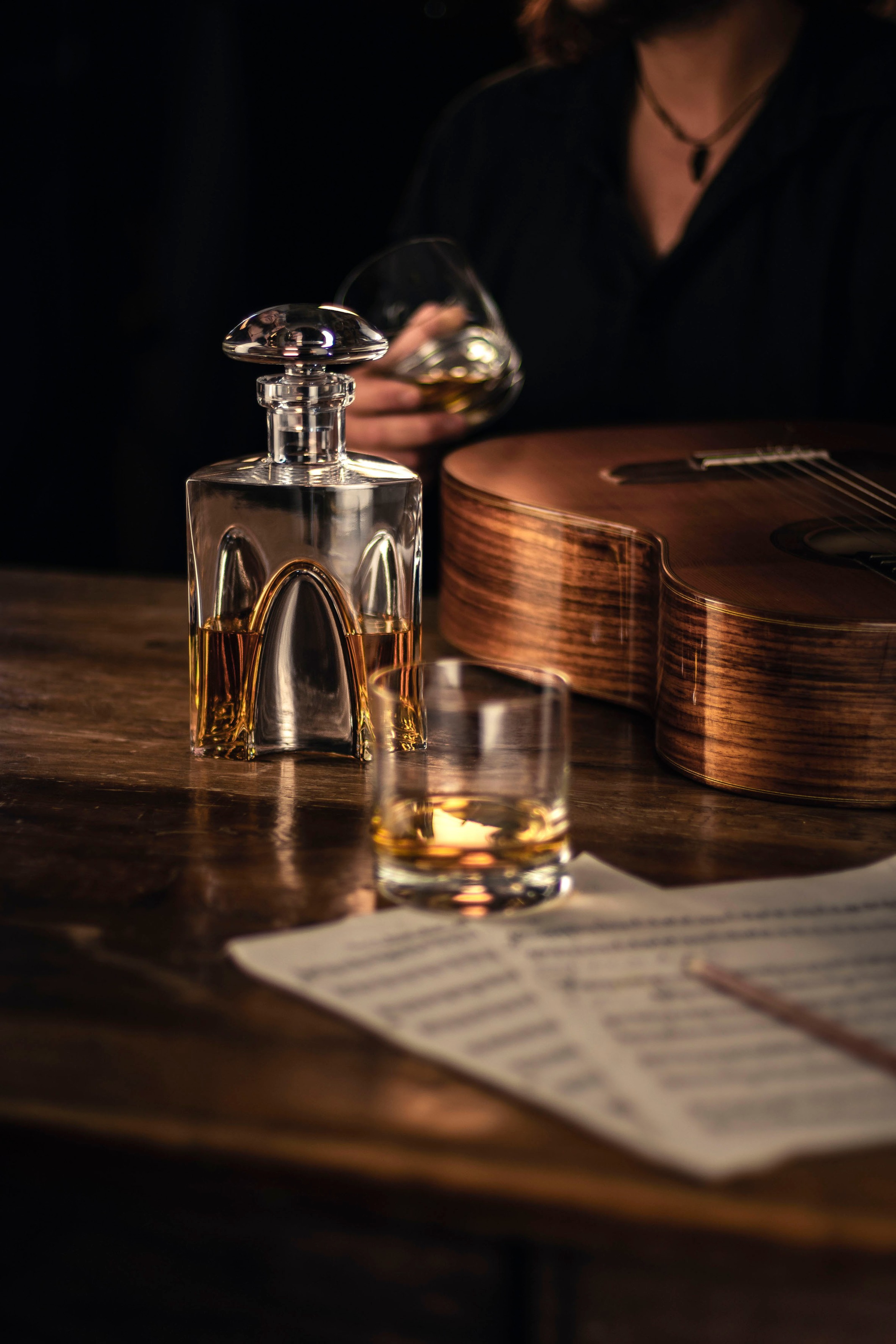 Eisch Germany Gläser-Set »GENTLEMAN, Made in Germany«, (Set, 3 tlg., 1 Whiskykaraffe, 2 Whiskybecher im Geschenkkarton), mundgeblasen, in Handarbeit mit echtem Platin veredelt, 3-teilig