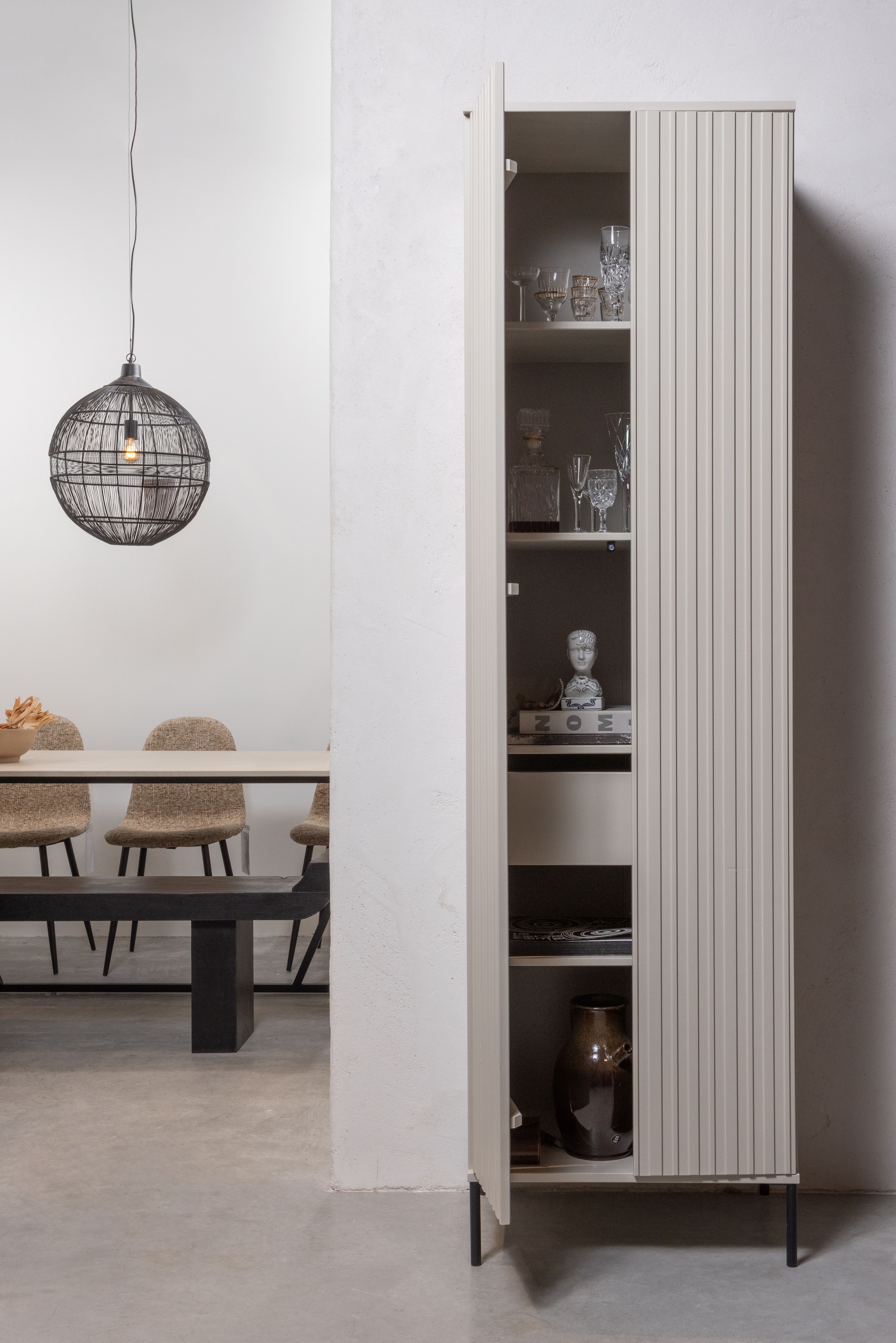 WOOOD Garderobenschrank »New Gravure, Mehrzweckschrank mit 5 Fächern« Gravure New Hochschrank von WOOOD mit Stauraum, Stil und Push-to-Open