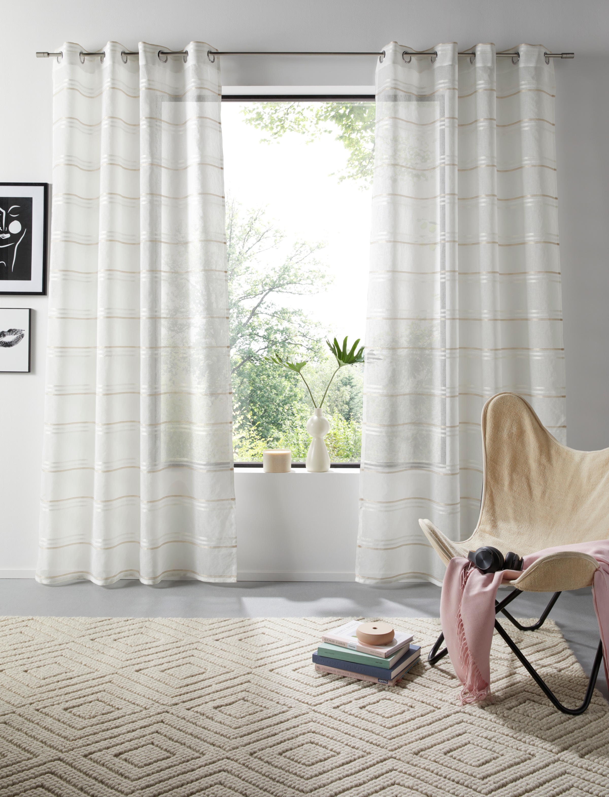 OTTO home Gardine »Sirii« Ösen 1 Stk. tlg. Halbtransparent, angenehme Haptik, mit Streifen, modern