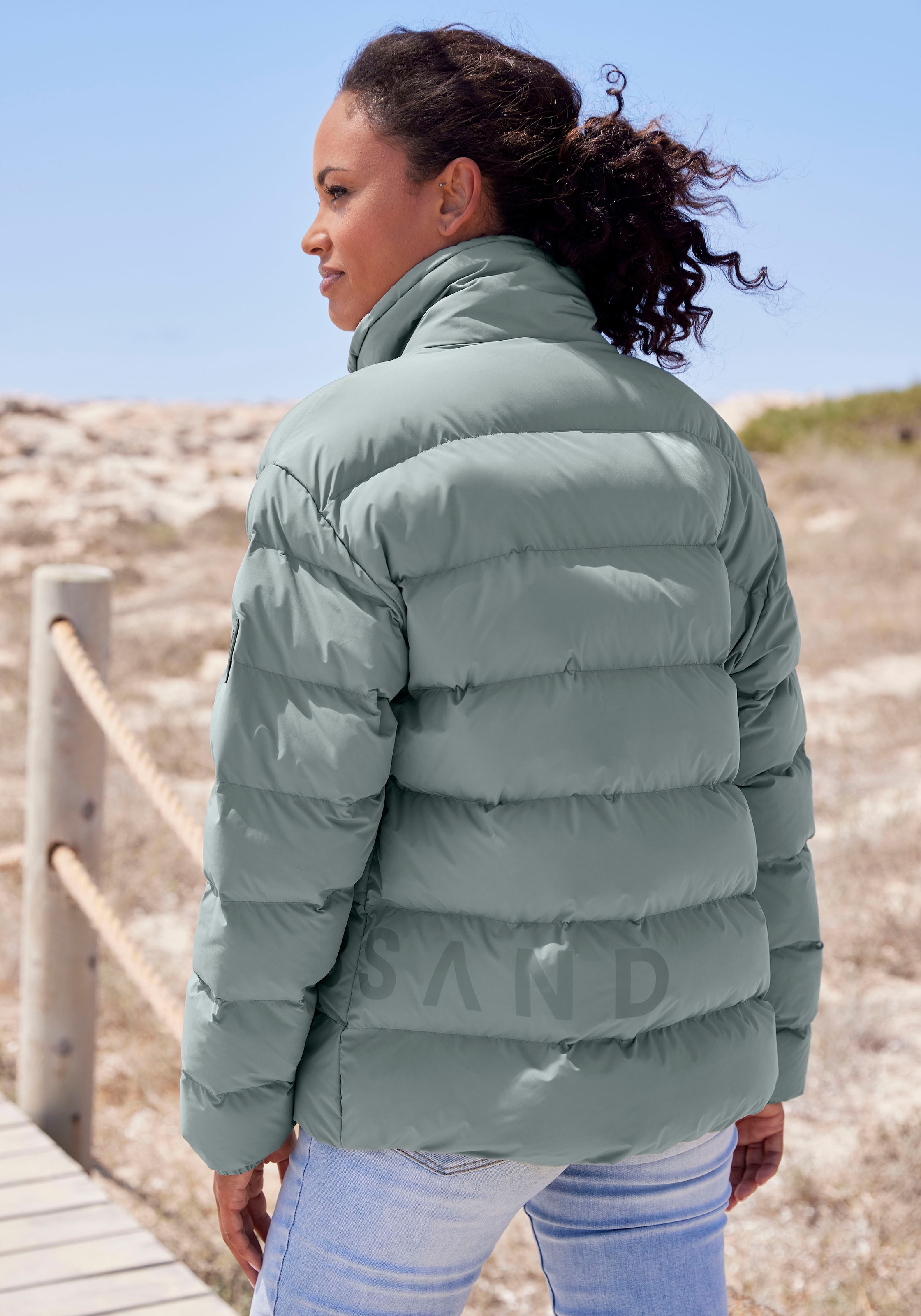 Elbsand Steppjacke, mit großem seitlichen Logo-Print