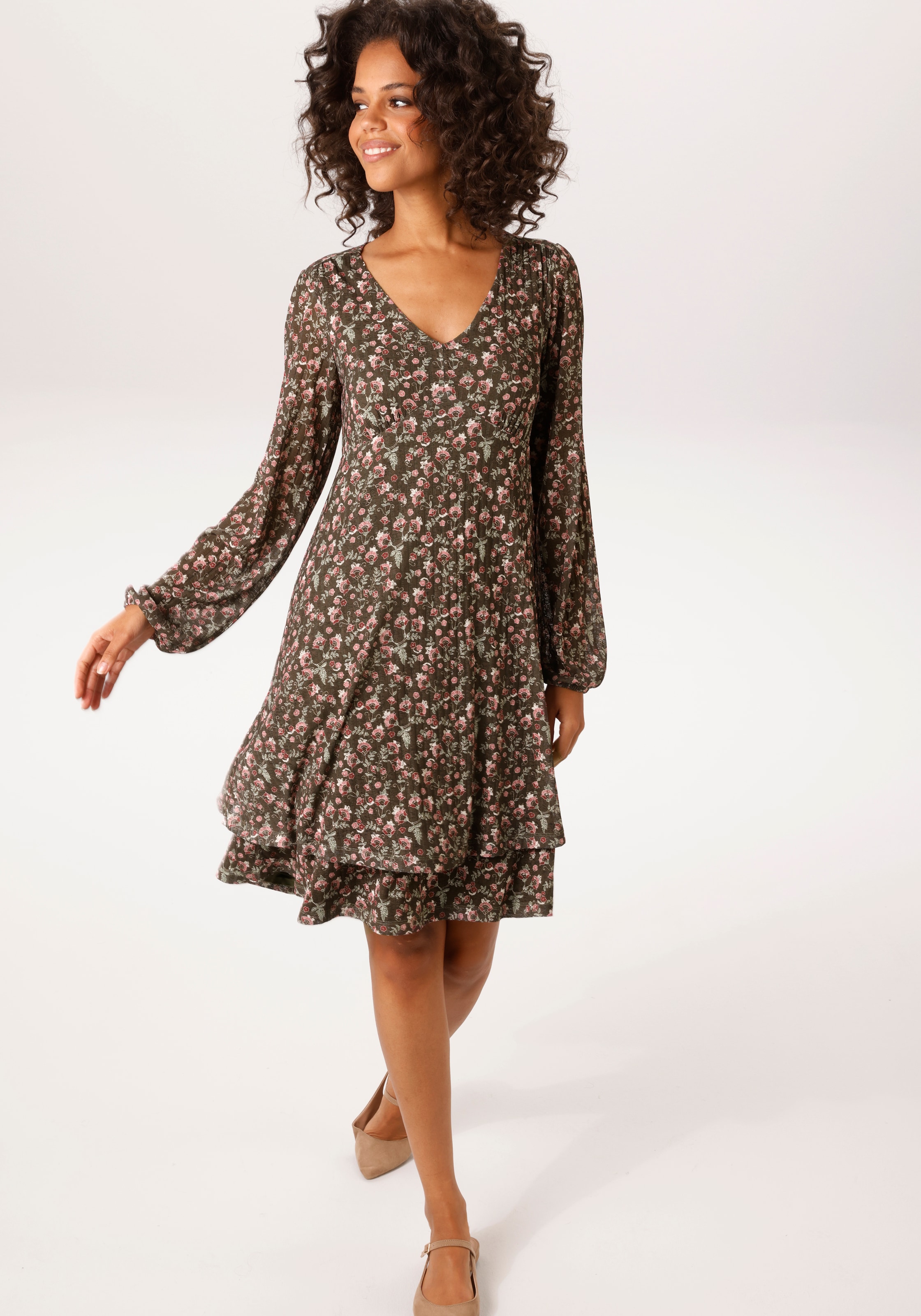 Aniston CASUAL Minikleid mit romantischen Blümchen bedruckt