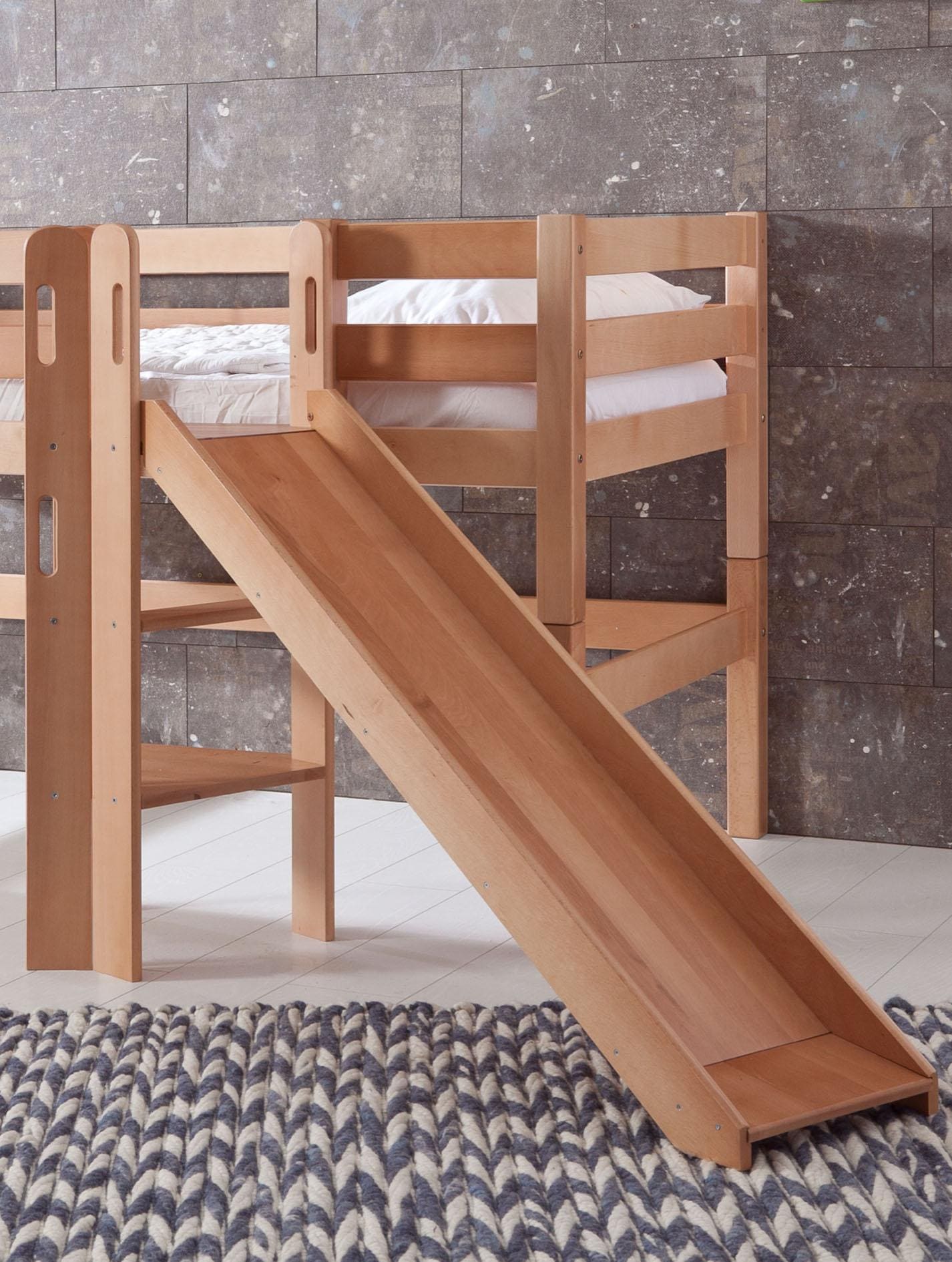 Relita Hochbett »Eliyas«, inkl. Rolllattenrost, mit Leiter, Rutsche u. Textilset, massiv Buche
