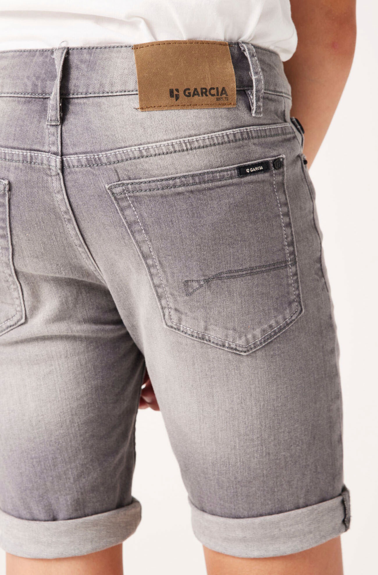 3. Bild von Garcia Jeansshorts »Tavio«, mit Used-Effekten