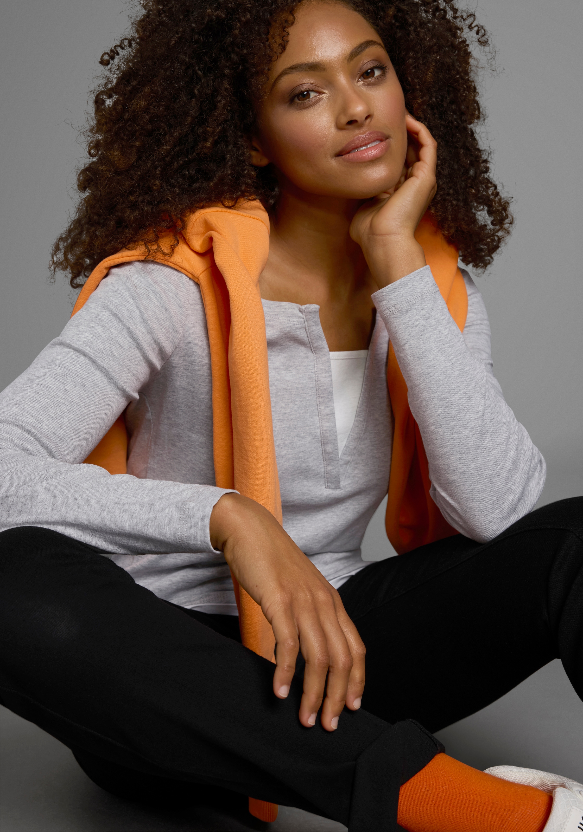 Flashlights 2-in-1-Langarmshirt figurbetonte Passform,  Rundhalsausschnitt,  elastisches Material