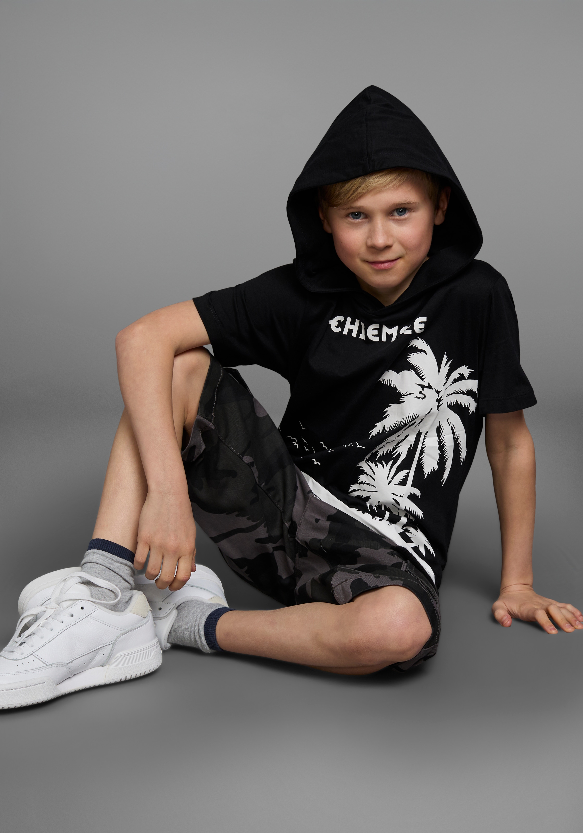 Chiemsee T-Shirt »mit Palmendruck«, kurzärmelig, bedruckt, mit Kapuze, aus Baumwolle, aus Jersey-Stoff