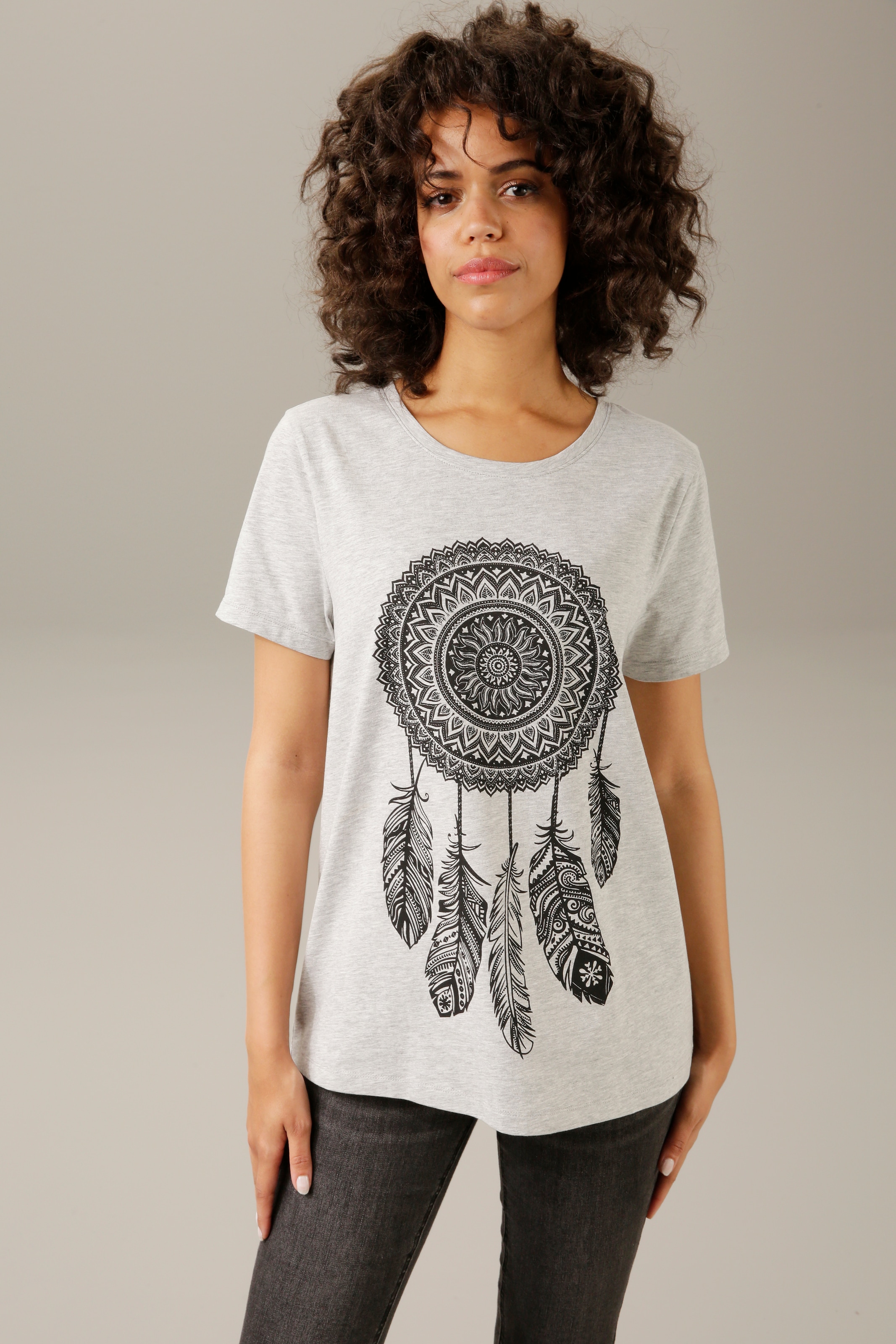Aniston CASUAL T-Shirt, bestellen verträumten mit Mandala-Front-Druck im Online-Shop