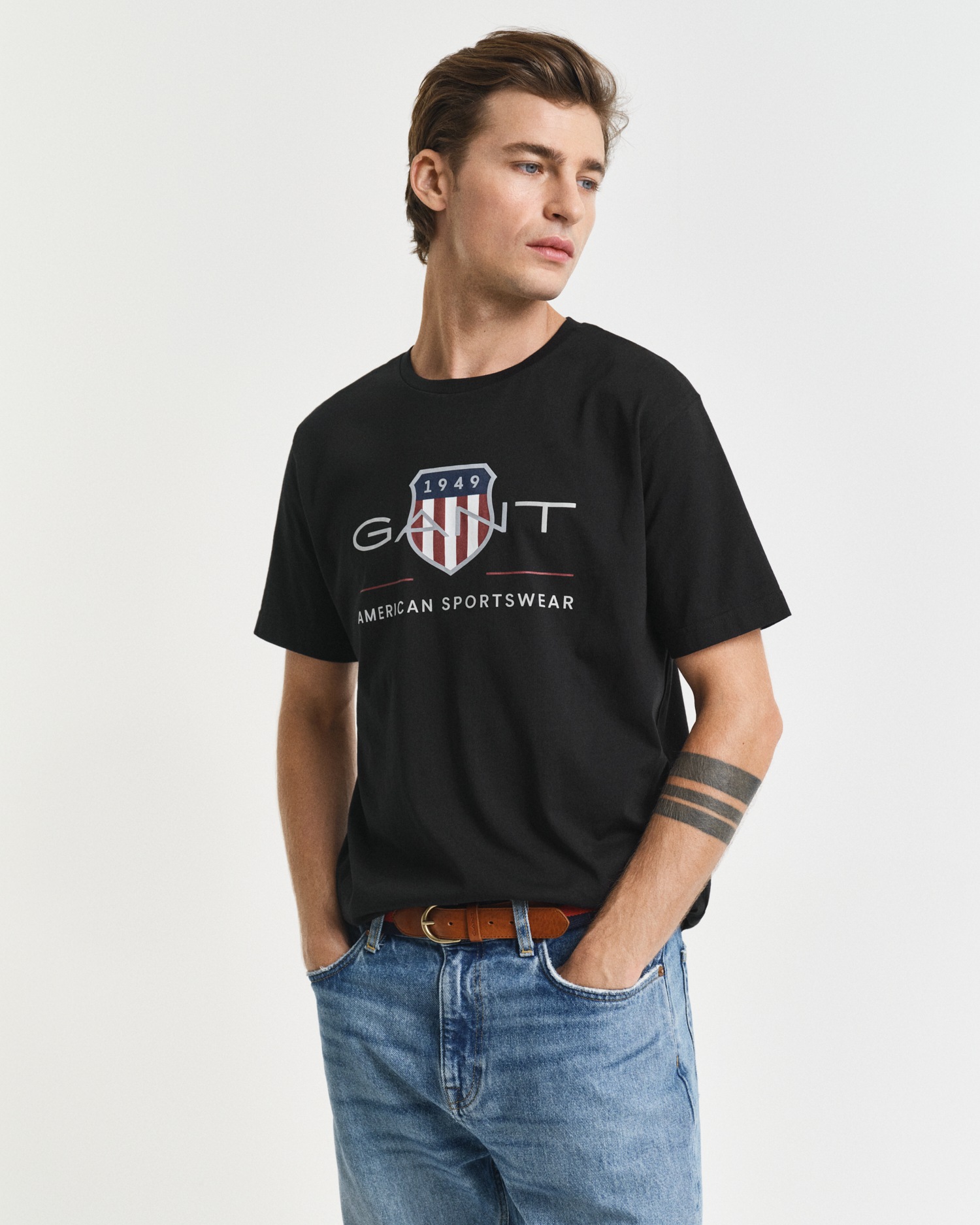 Gant T-Shirt »REG ARCHIVE SHIELD SS T-SHIRT« mit Logodruck auf der Brust