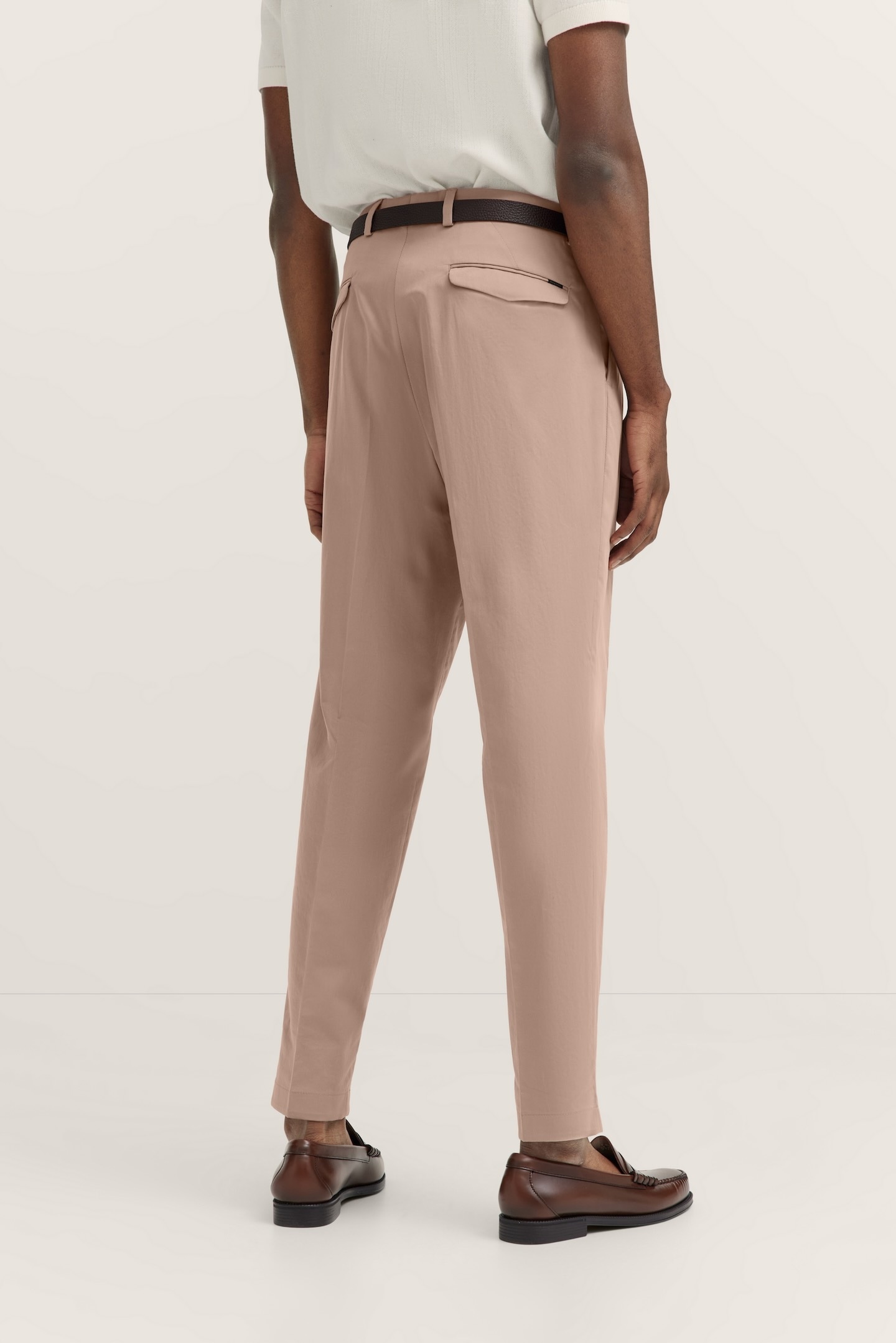 bugatti Bundfaltenhose, mit Satin-Stretch