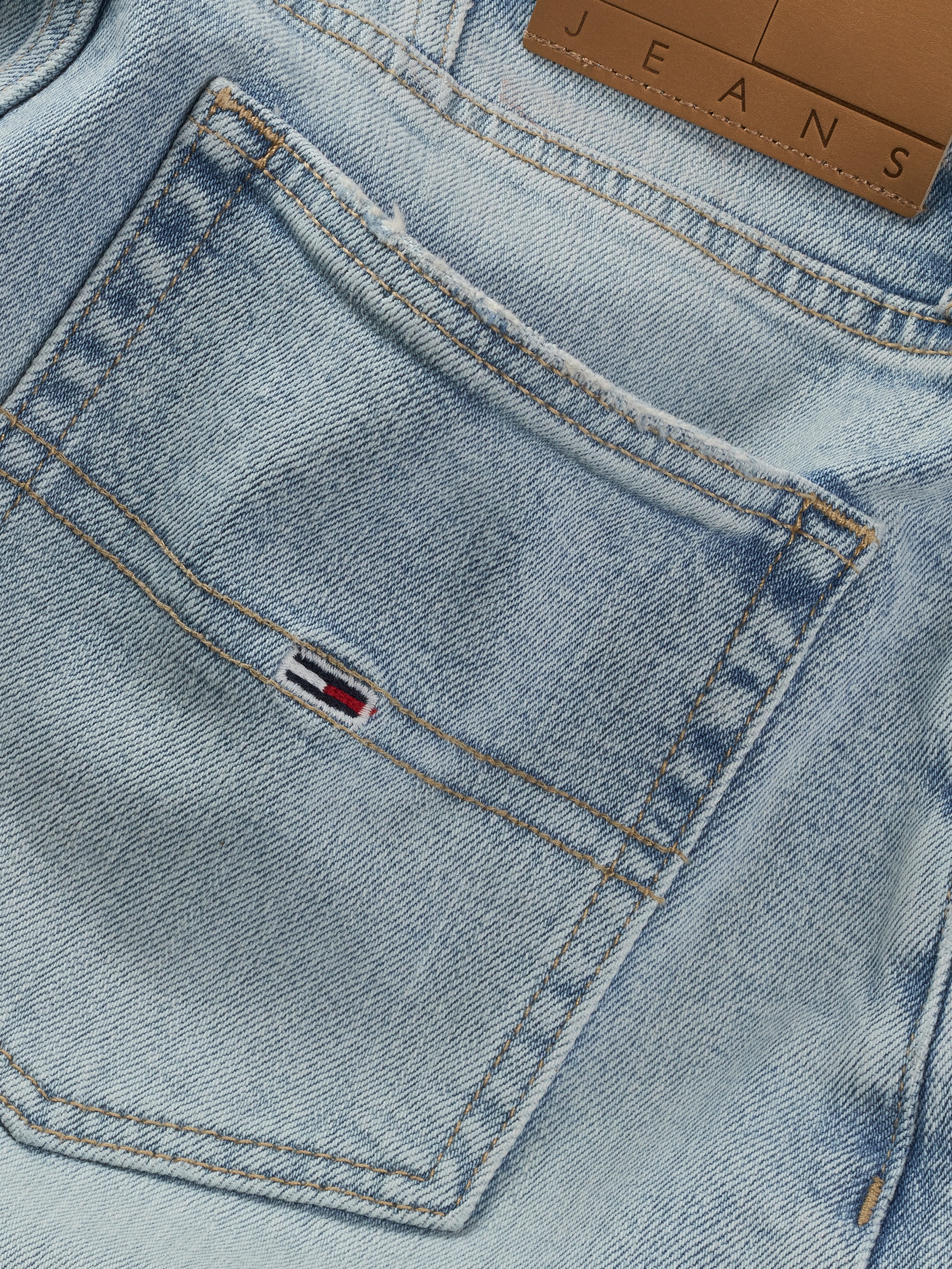 Tommy Jeans Mom-Jeans »MOM JEAN UH TPR«, mit Logo-Stickereien, in knöchelfreier Länge