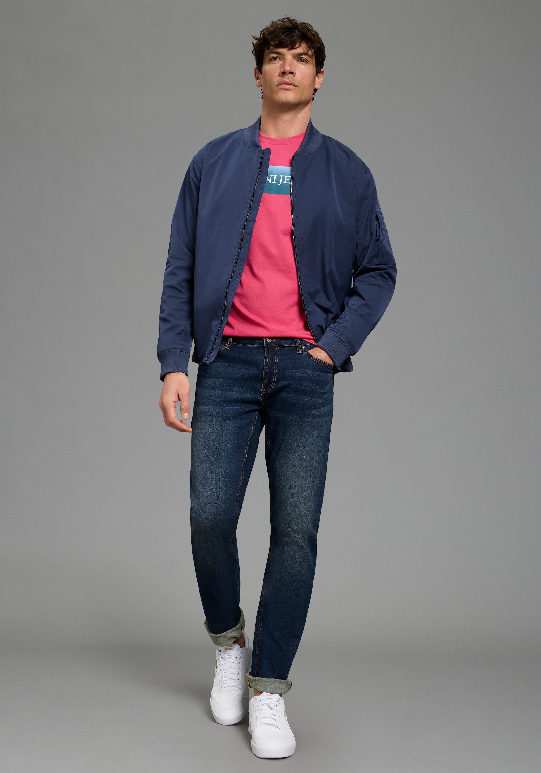 Bruno Banani T-Shirt Halbarmshirt, mit Rundhalsausschnitt, bedruckt, aus Single Jersey