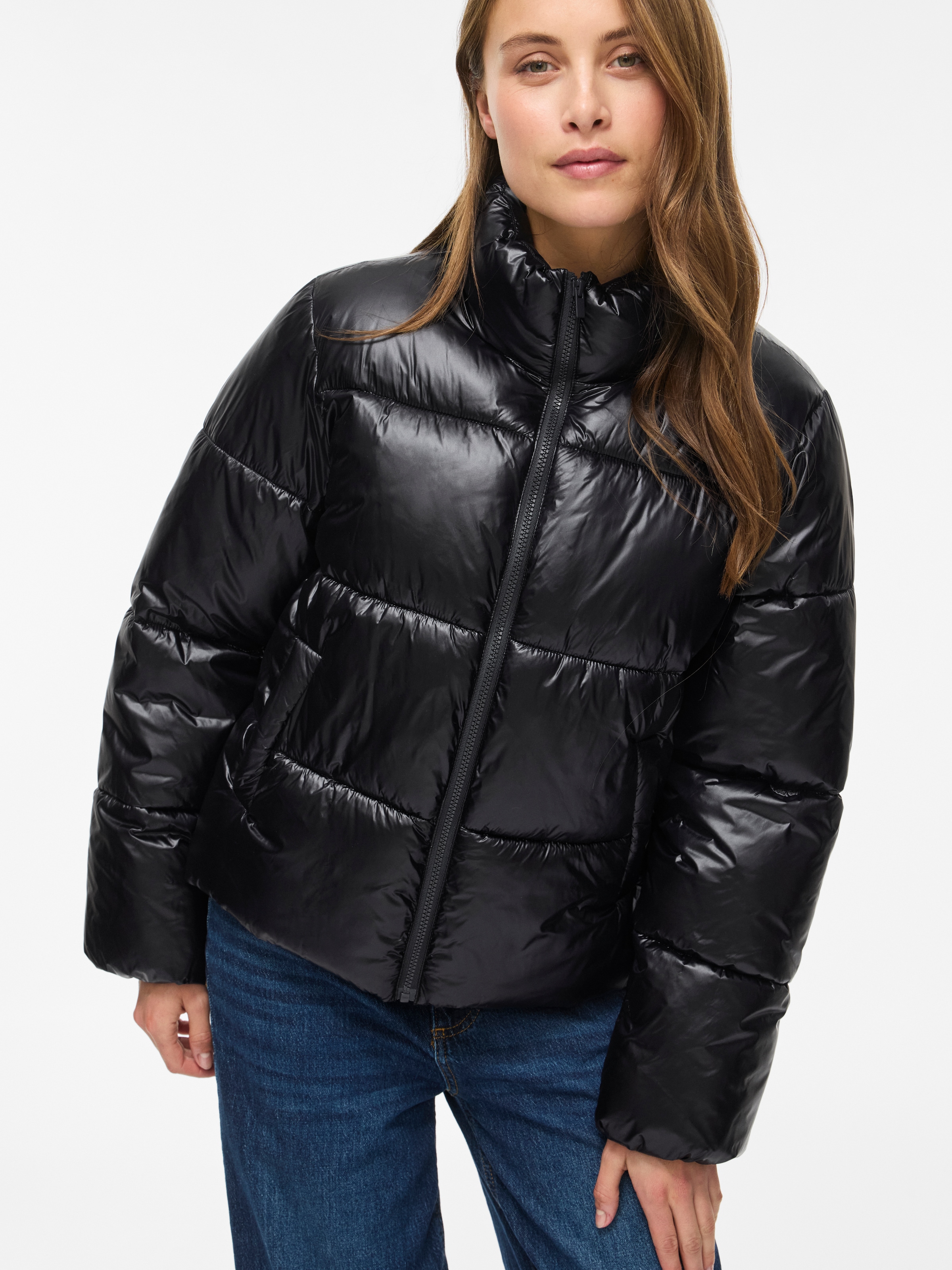Vila Steppjacke »VILYCHEE L/S SHORT PUFFER/TB« Kunstfaser, hoher Stehkragen