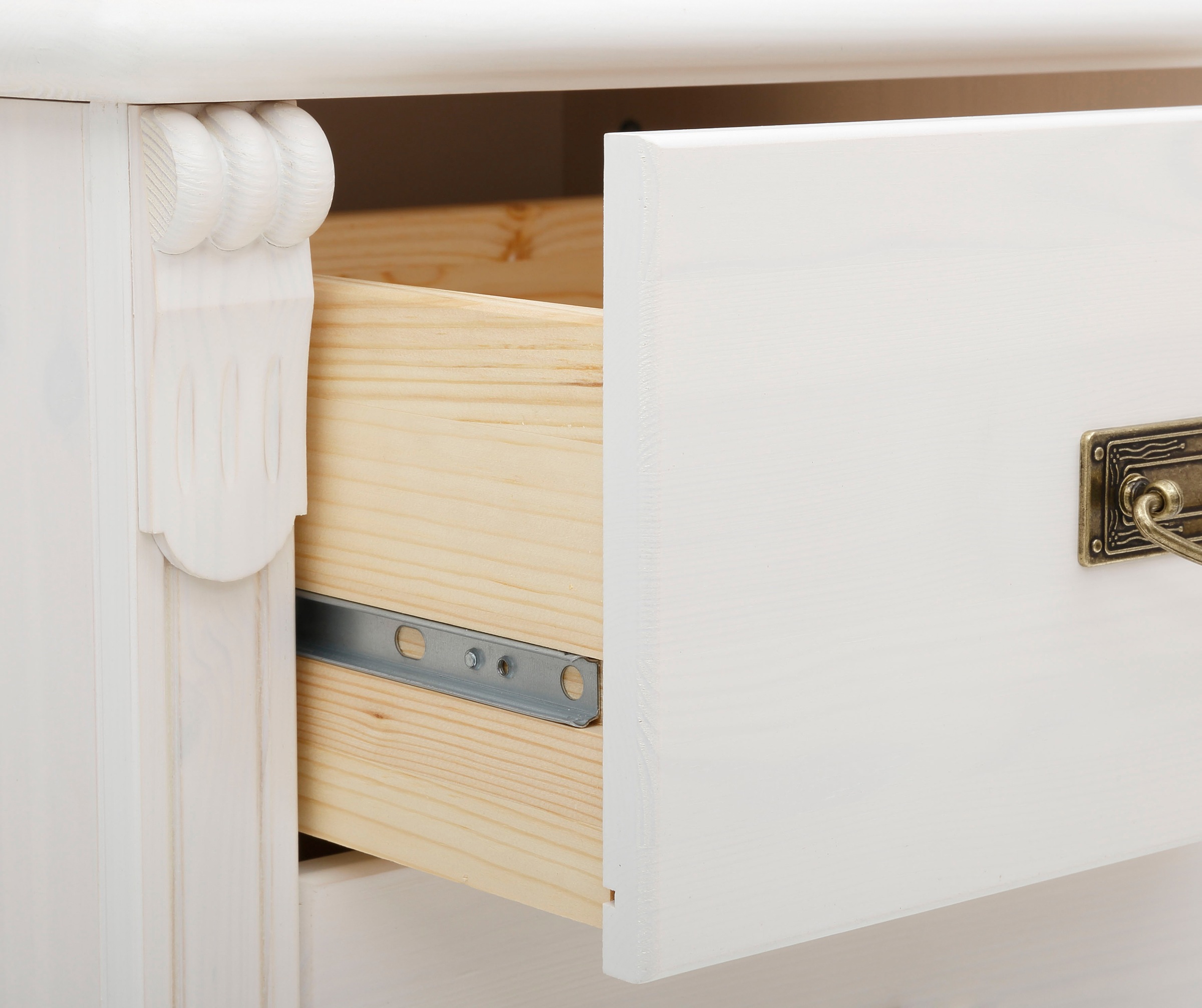 Lüttenhütt Babyzimmer-Komplettset »Aimo, luxoriöser Landhausstil, Messinggriffe,«, (Spar-Set, 3 tlg., Kinderbett, Wickelkommode, Unterbauregal, 5 Schubladen), aus Massivholz; FSC®-Holz aus gewissenhaft bewirtschafteten Wäldern