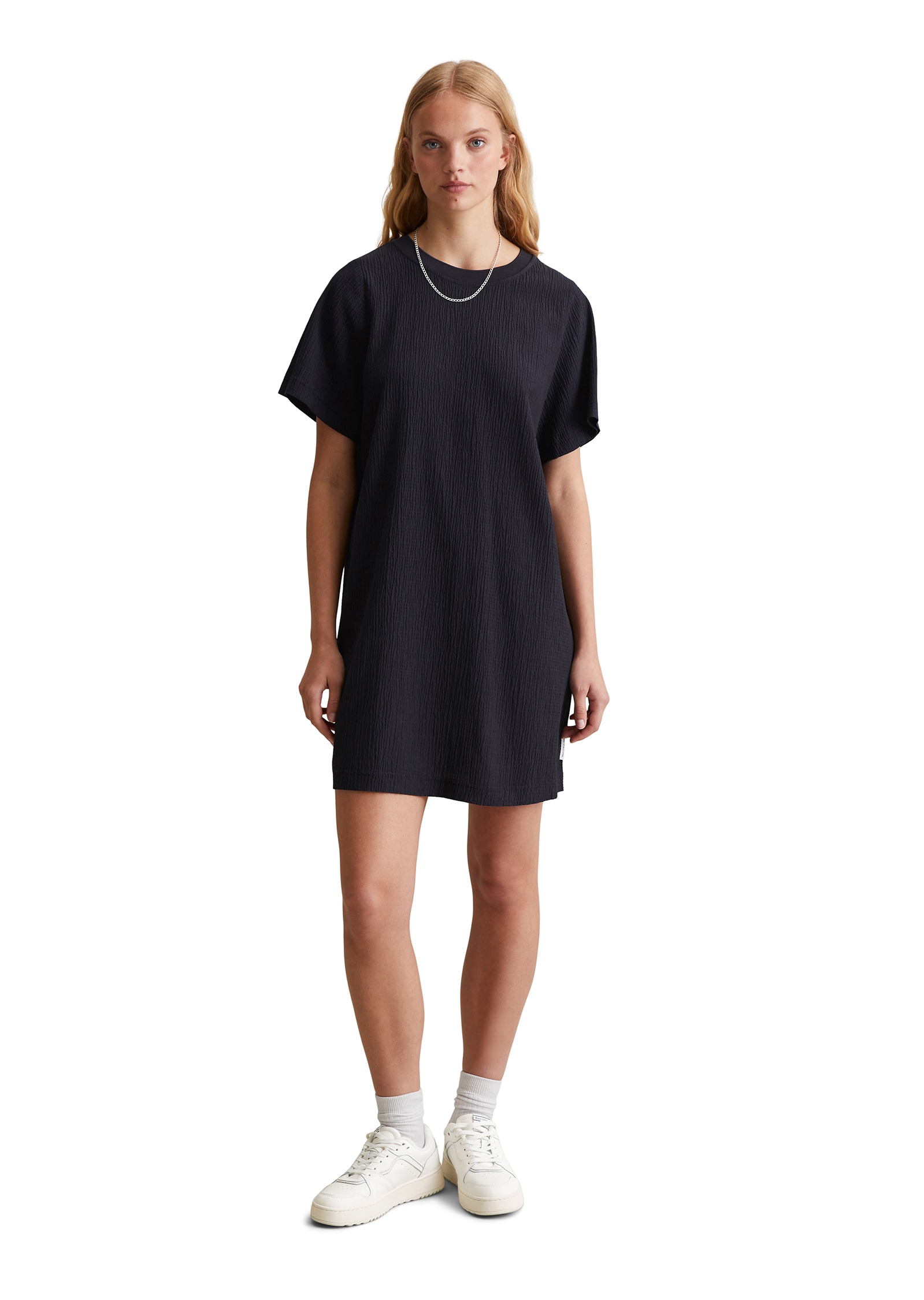 Marc O'Polo DENIM Midikleid, Crinkle-Optik, nicht gefüttert, im T-Shirt-Stil
