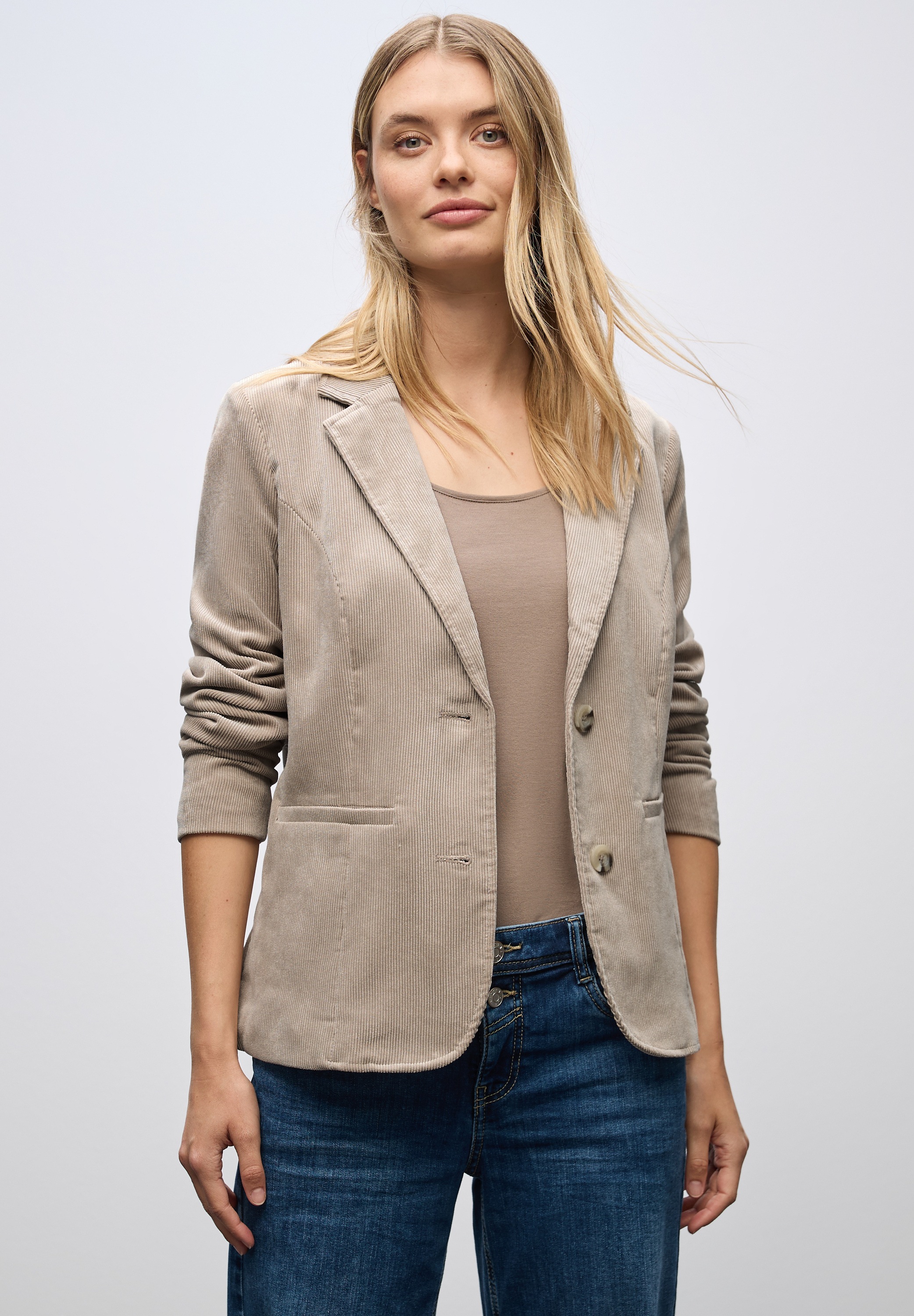 STREET ONE Kurzblazer mit Reverskragen und aus Cord morning beige 42 42 Cordblazer für Damen von STREET ONE