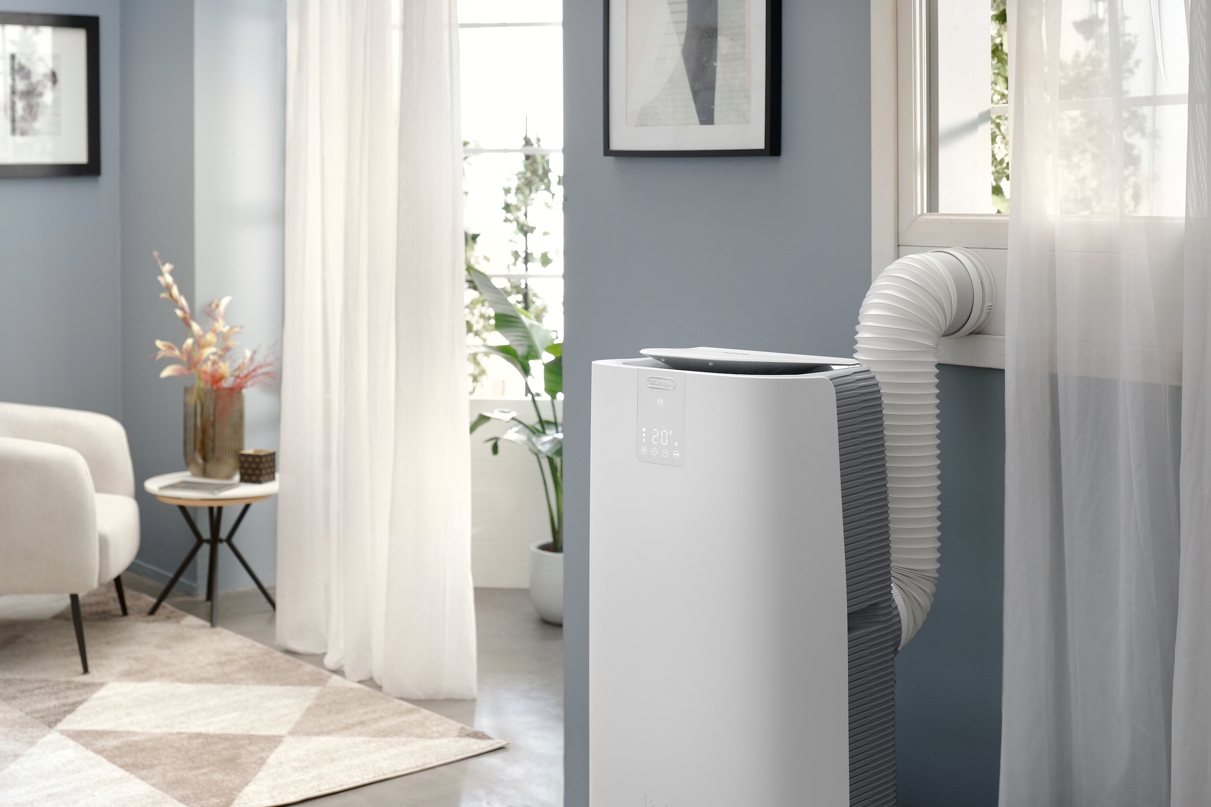 De'Longhi Klimagerät »Pinguino AP130i GentleJet mit Inverter-Technology (Abkühlzeit -30%)« 130m³ Räume, A+, 13.000 BTU/h, 3,3 Kw, Luftentfeuchermodus, 24h Timer