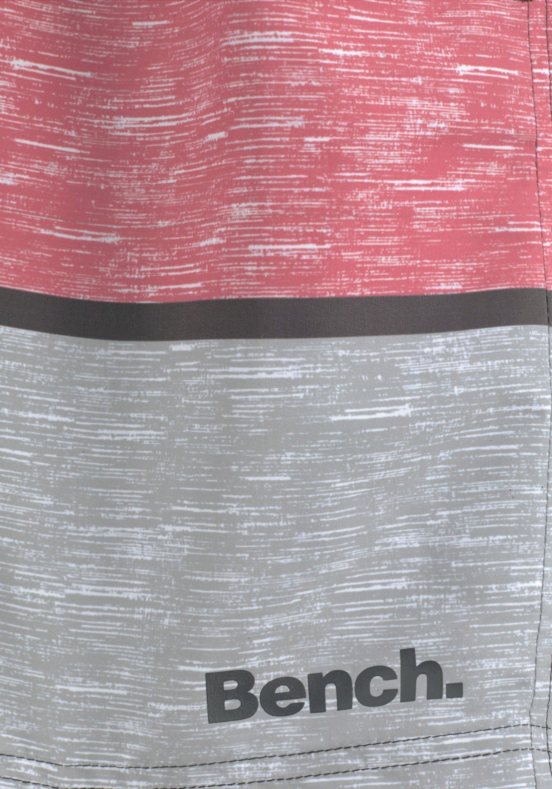 Bench. Badeshorts »Mac«, im trendigen Blockstreifen-Look