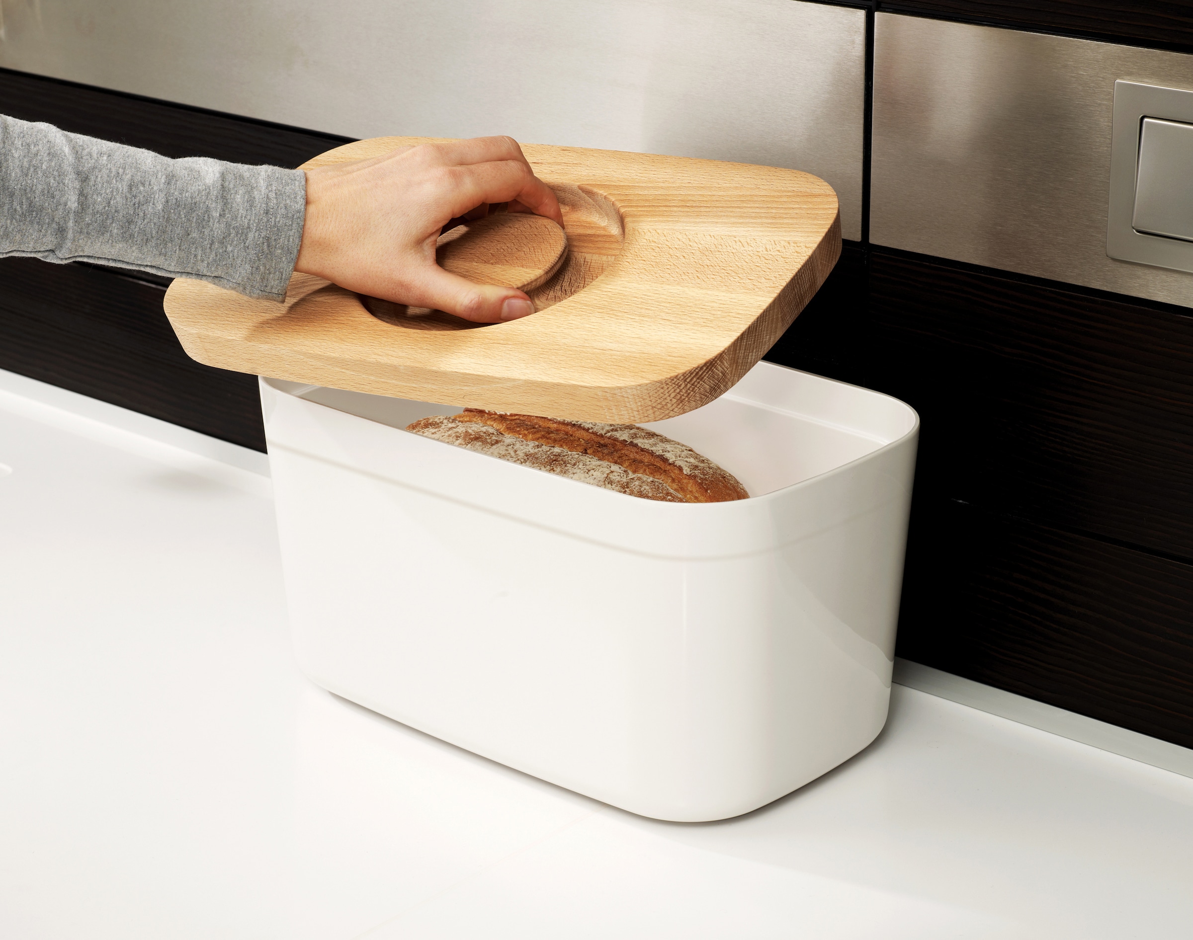 Joseph Joseph Brotkasten »Bread Bin«, (1 tlg.), mit Schneidebrettdeckel