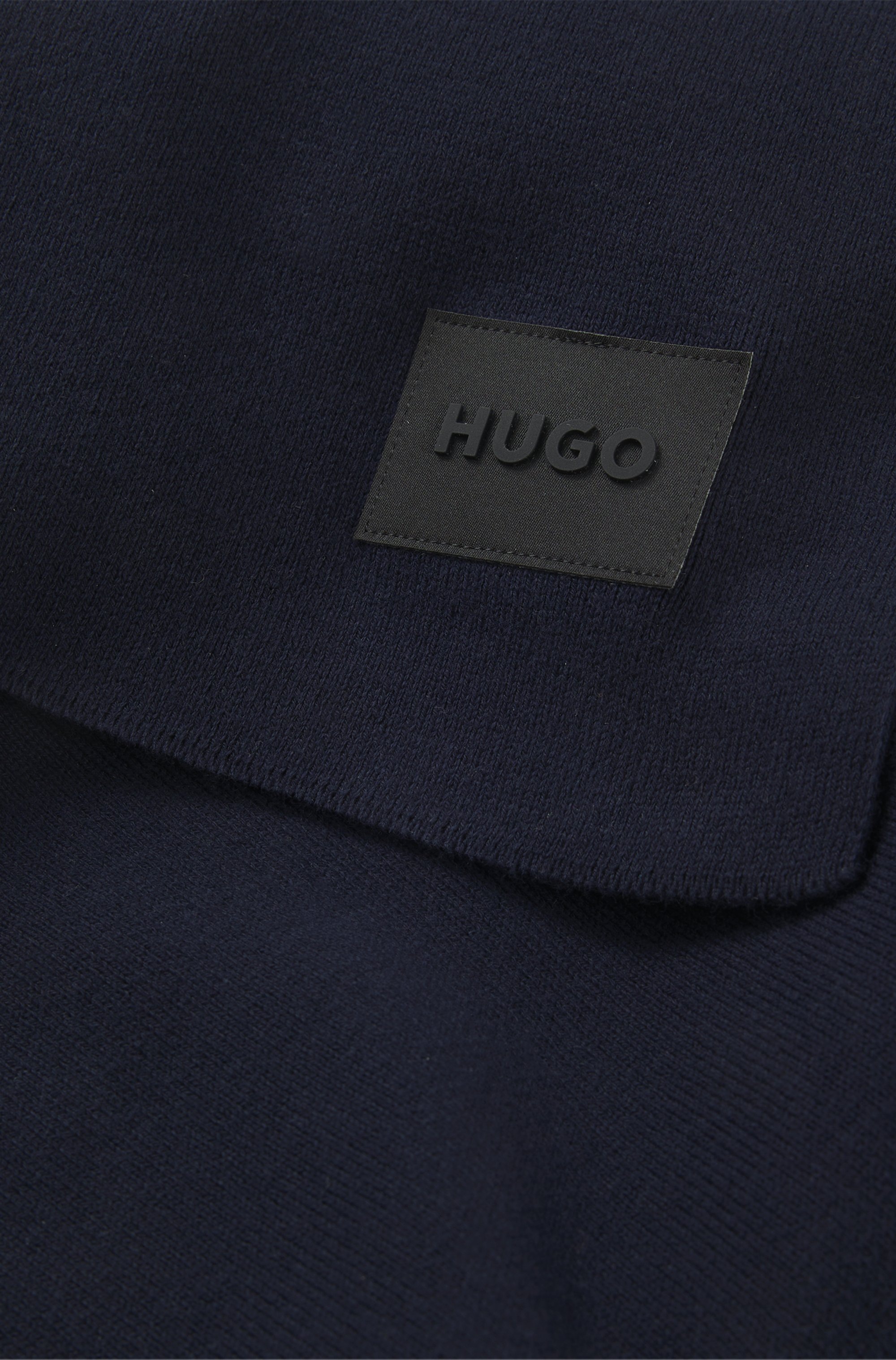 HUGO Schal »Zevon« mit Logo-Aufnäher, unifarben