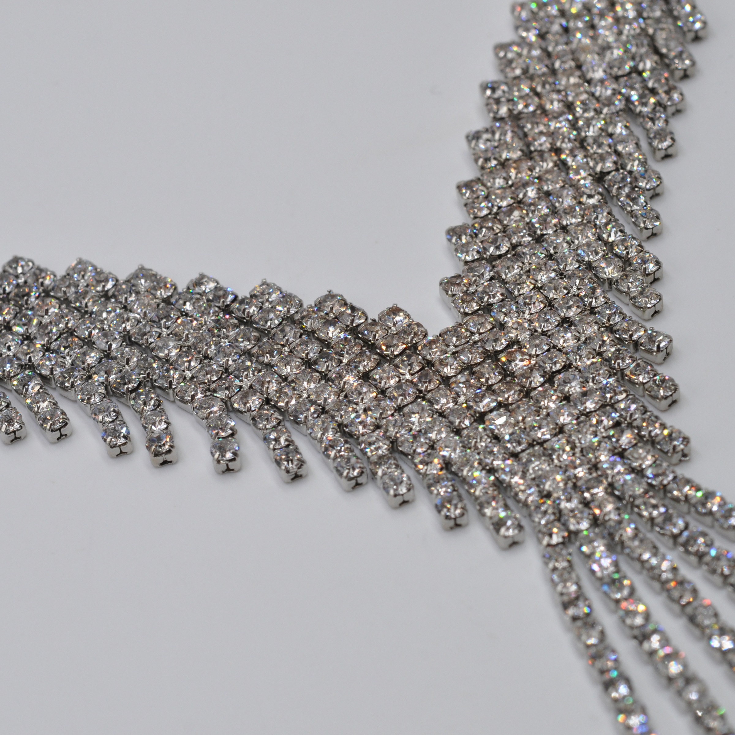 Firetti Collier »Schmuck Geschenk Sparkling Ypsilon-Style« mit Glasstein