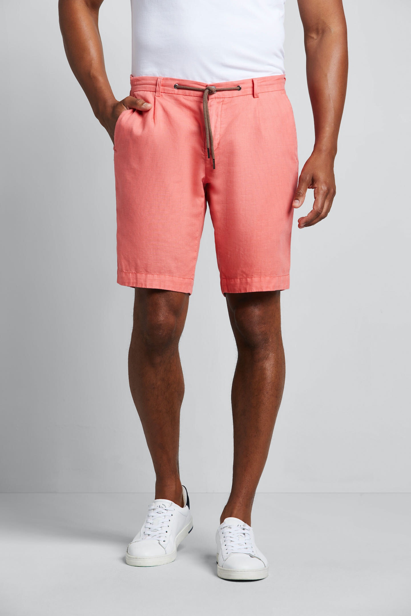 Bild von bugatti Bermudas, in sportlicher Optik