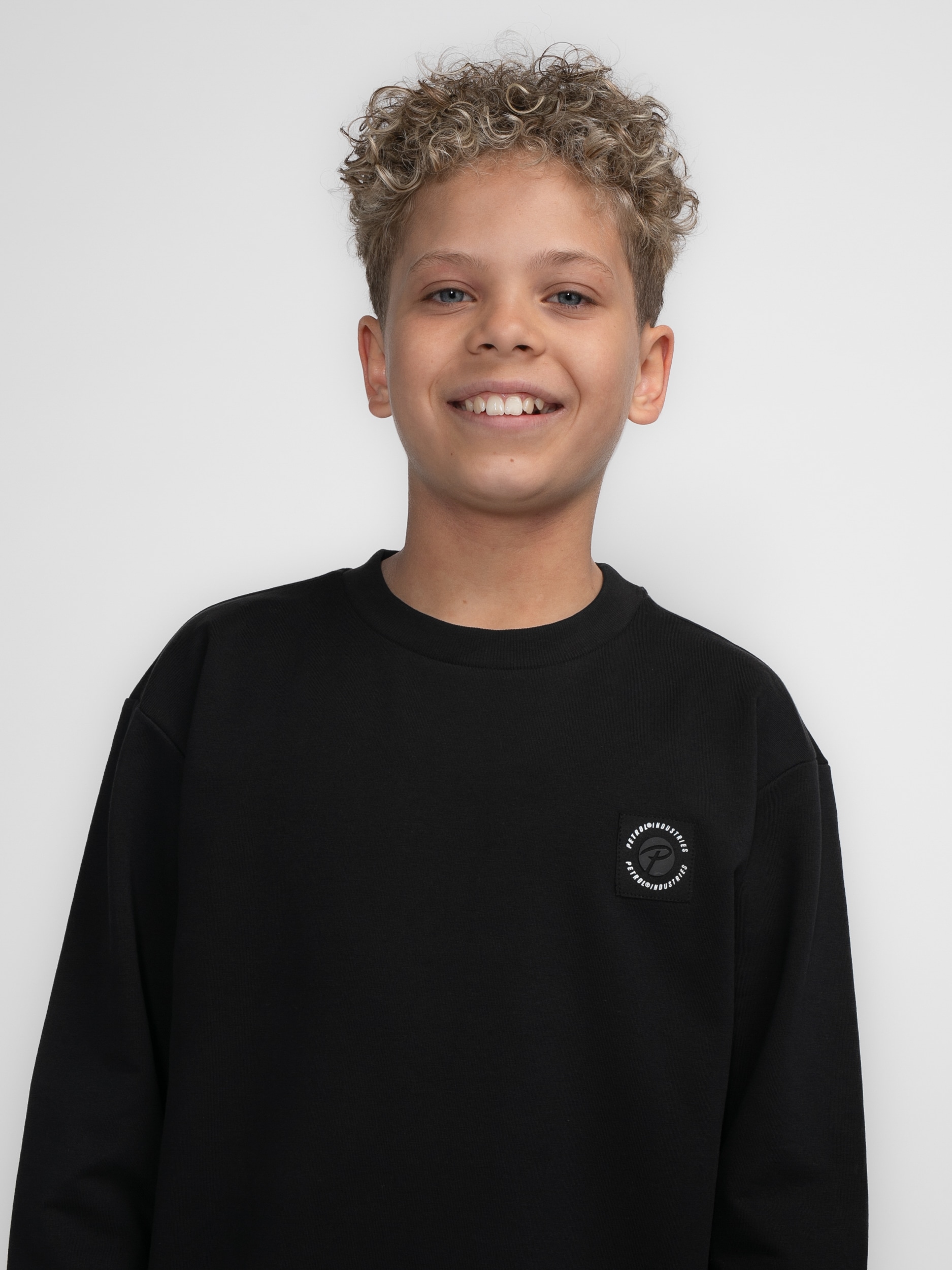 Petrol Industries Sweater , mit Prägung auf der Brust
