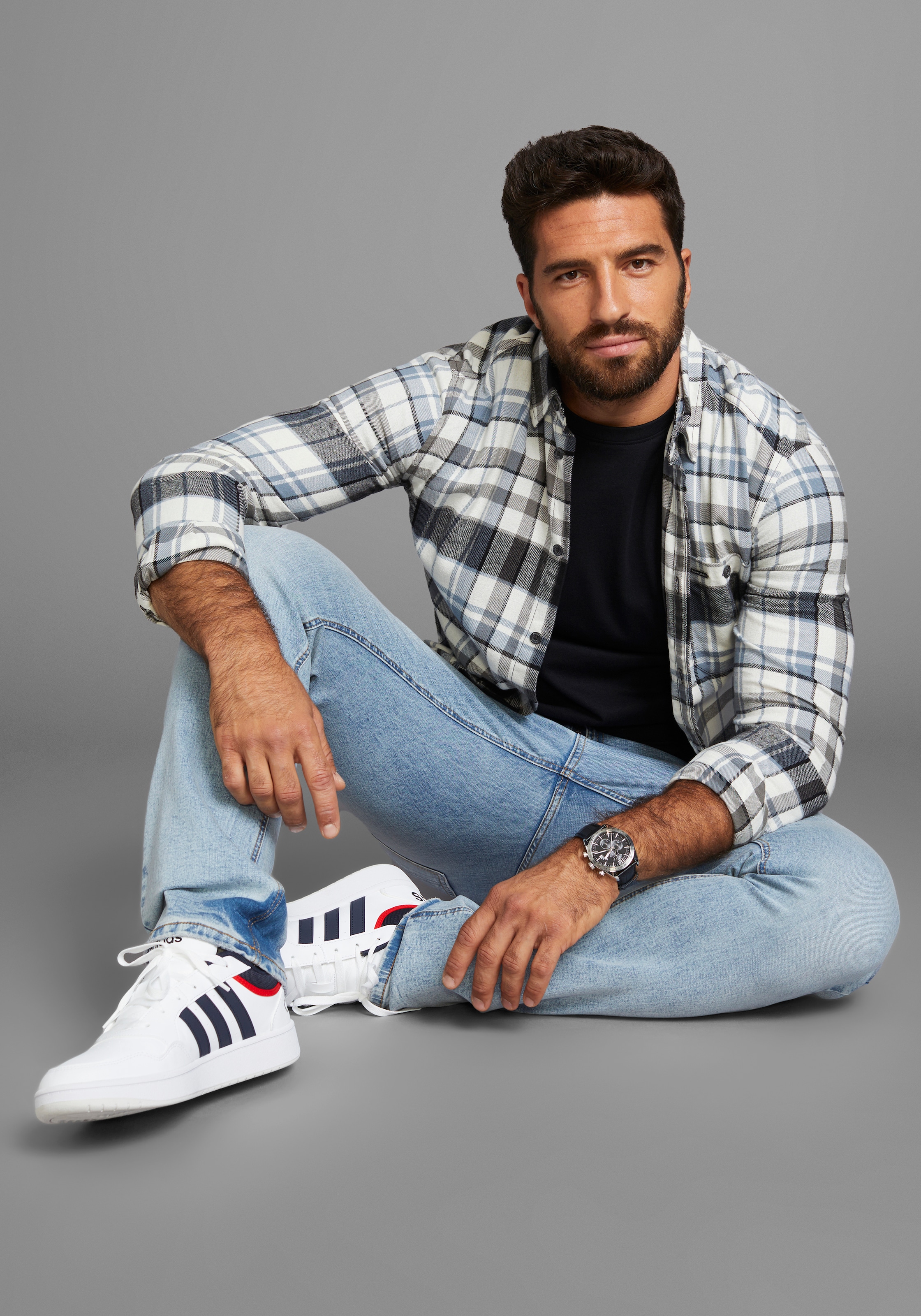 Bruno Banani Straight-Jeans »Hutch«, gerade Beinform, teilweise mit modischen Destroyed-Effekten