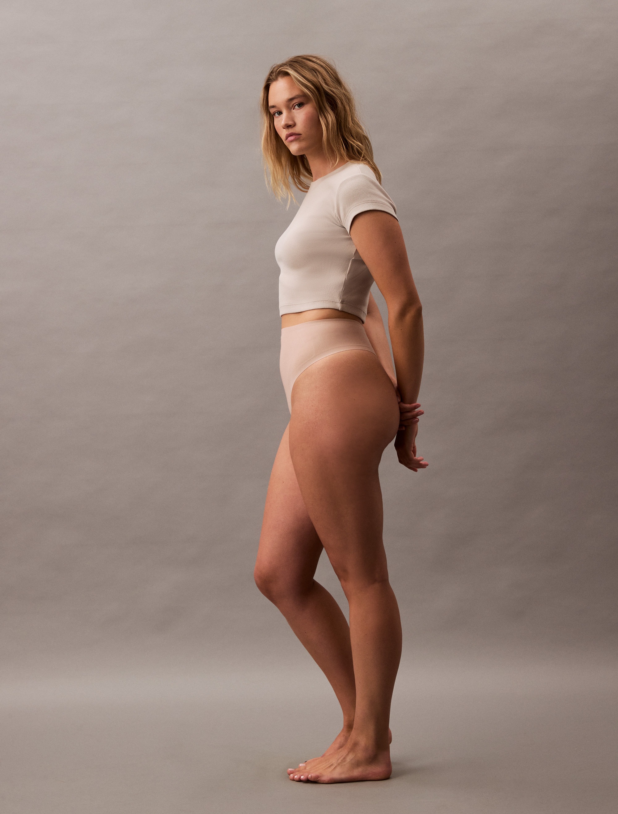 Calvin Klein Underwear Formstring »SCULPTED FIRM MESH THONG«, mit formendem Effekt, shapewear