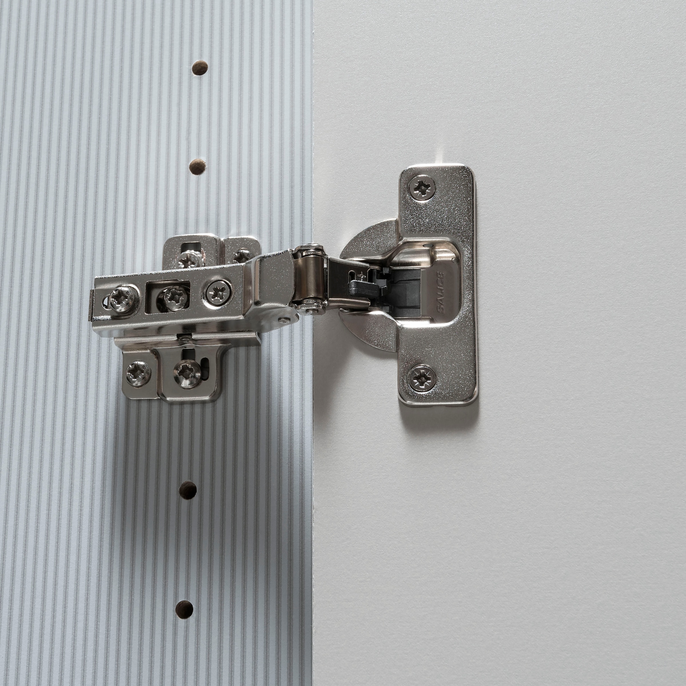 WIEMANN Drehtürenschrank »Monaco« mit Teil-Glasfront sowie hochwertige Beschläge inkl. Dämpfung