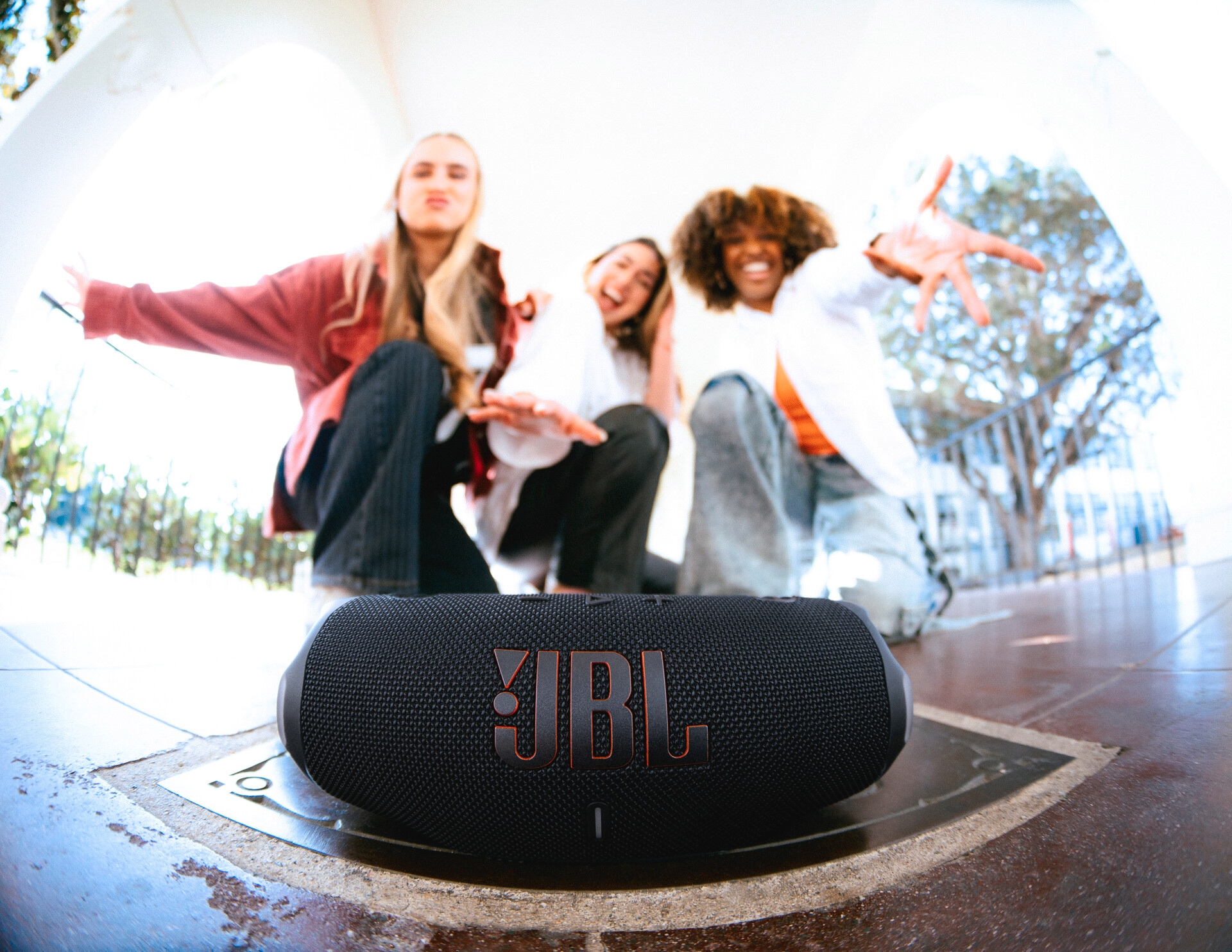 JBL Bluetooth-Lautsprecher »CHARGE 6«, wasserdicht und stoßfest