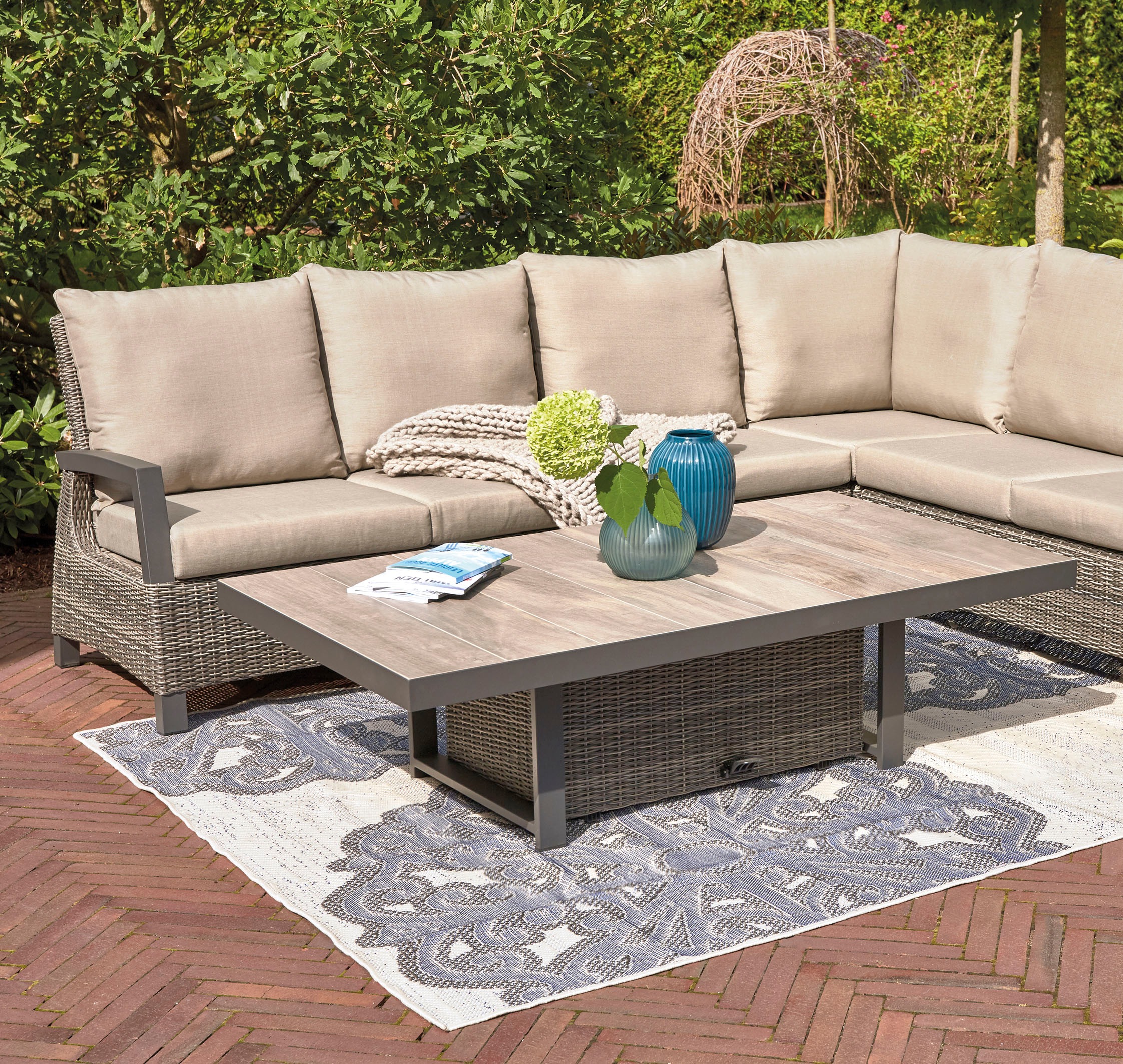 Siena Garden Gartenlounge-Set »Corido«, (Set, 9 tlg.), bestehend aus 2 Sesseln, 1 Sofa, 1 Tisch und 5 Auflagen