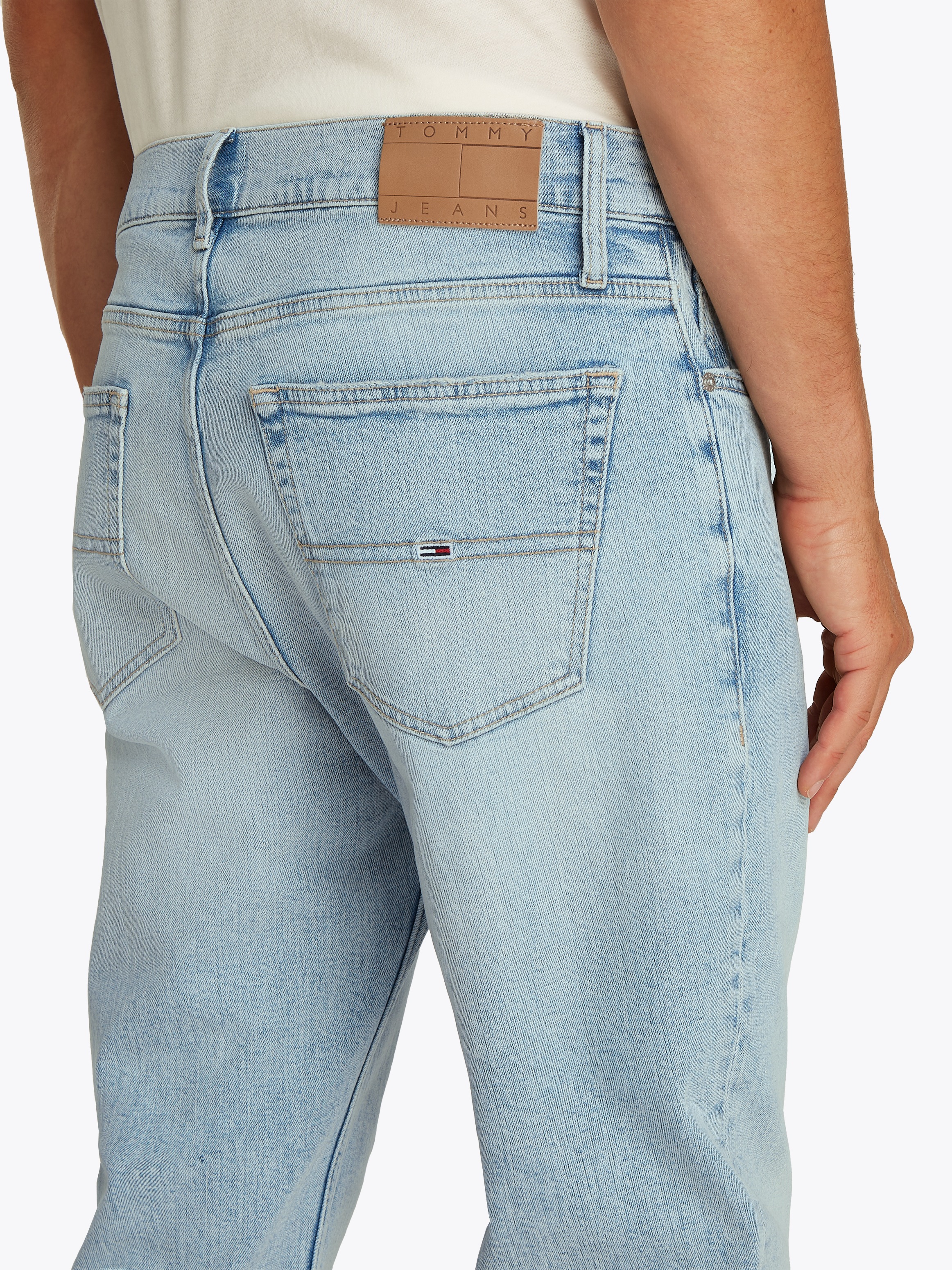 Tommy Jeans Slim-fit-Jeans »RYAN SLIM STRAIGHT«, mit Logoprägung