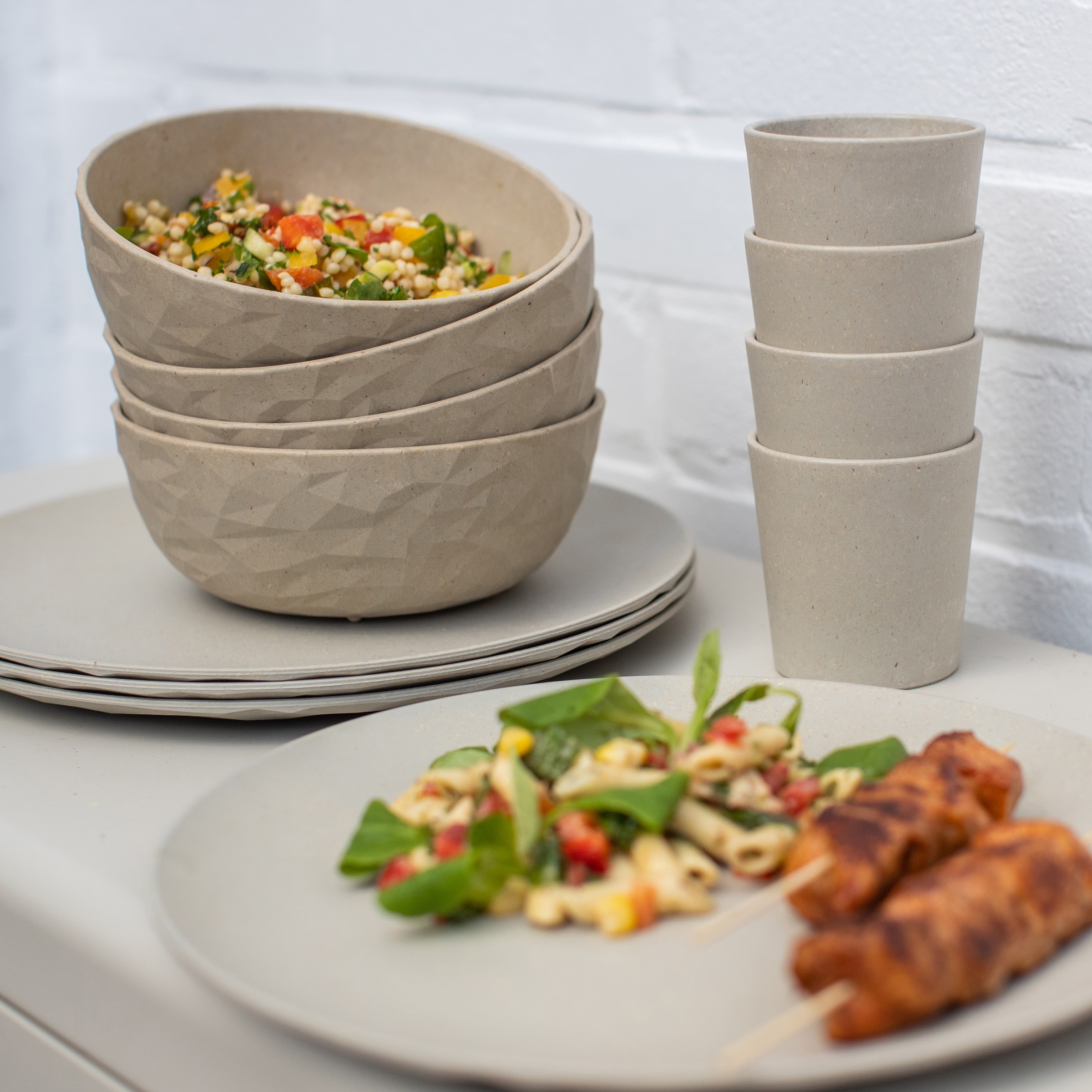 KOZIOL Schale »CLUB BOWL«, 4 tlg., aus Kunststoff, biozirkulärem Material,spülmaschinengeeignet,melaminfrei,recycelbar