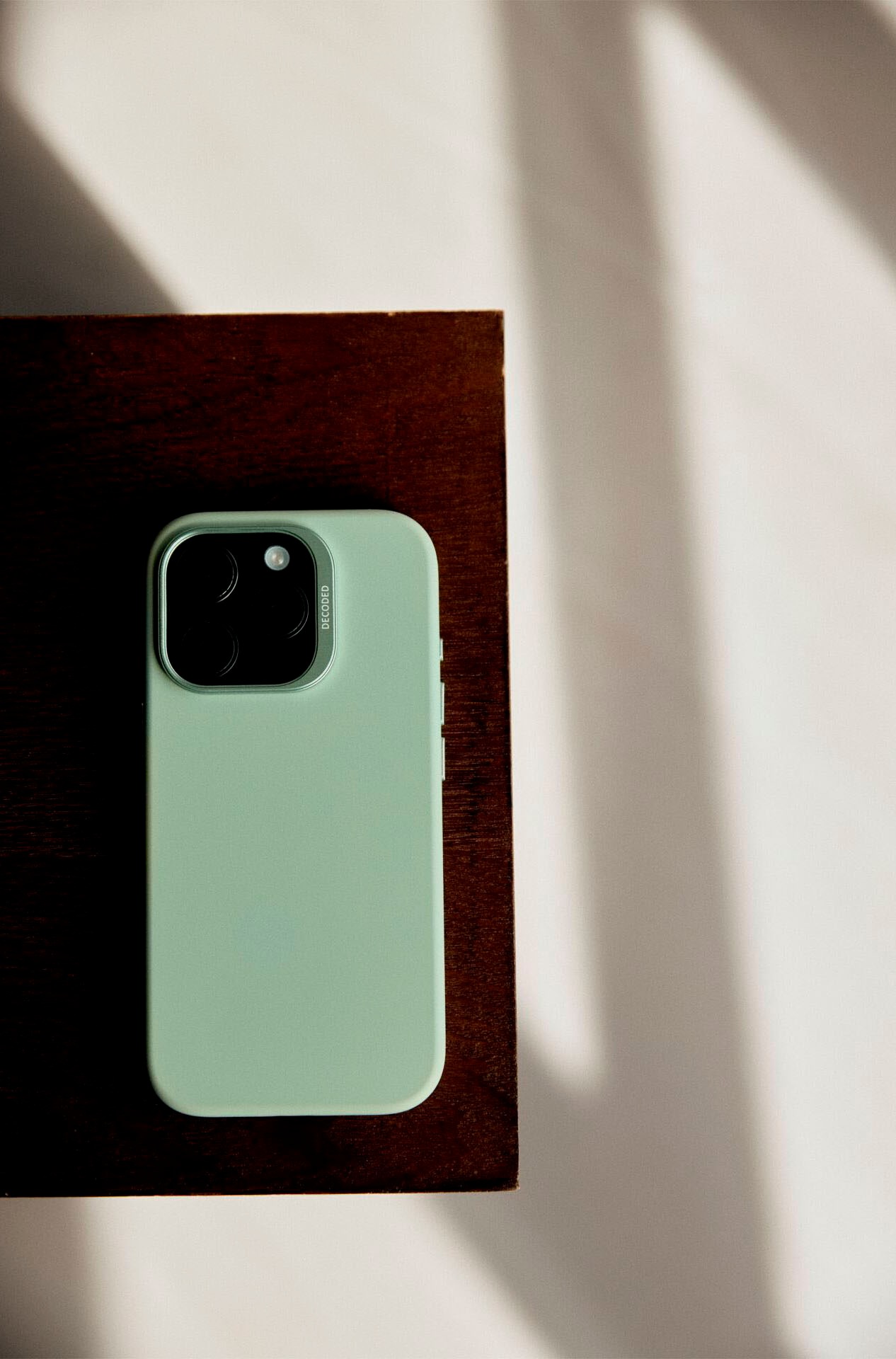 DECODED Smartphone-Hülle »AntiMicrobial Silicone Backc. iPhone 16 Pro Max«, Smartphones