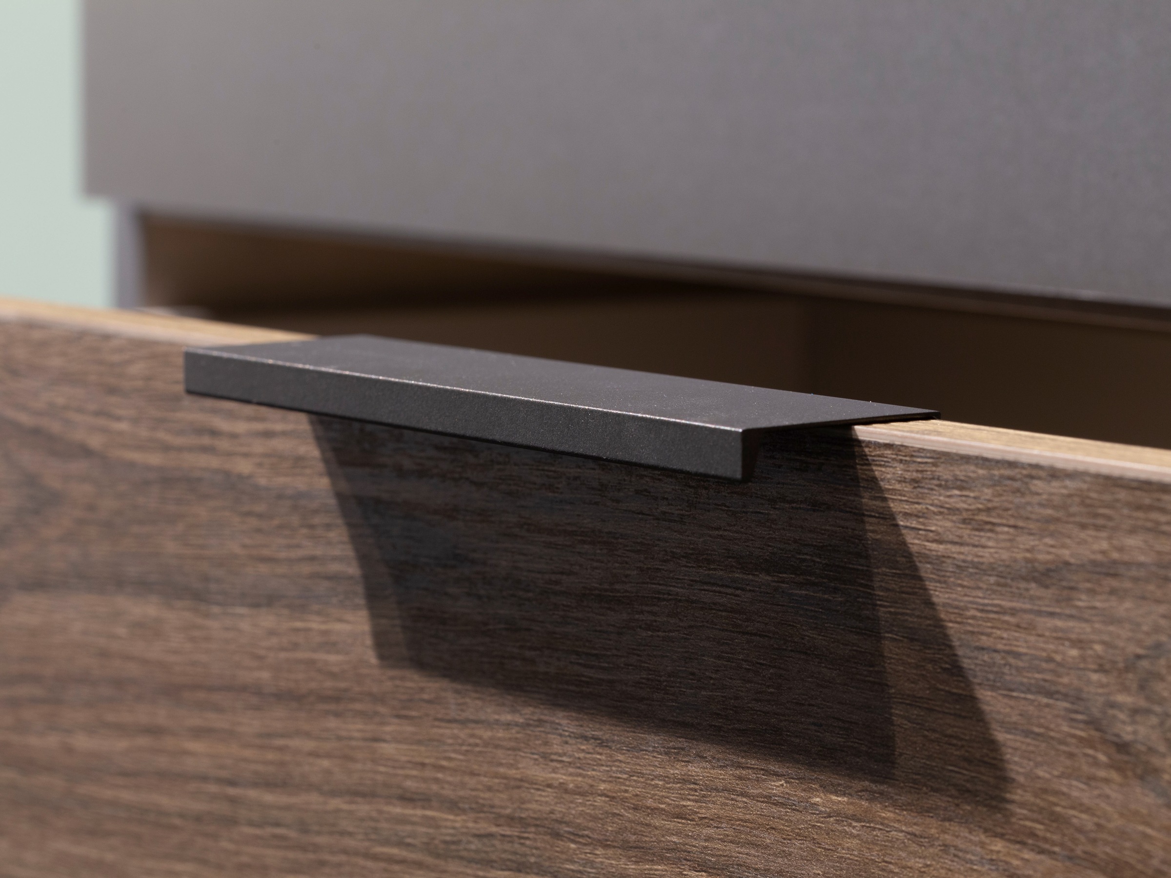 rauch Drehtürenschrank »Kleiderschrank Schrank Garderobe Wäscheschrank TICAO«, (Schubladen in der Höhe variabel positionierbar), mit 2 geräumigen Schubladen, viel Stauraum MADE IN GERMANY