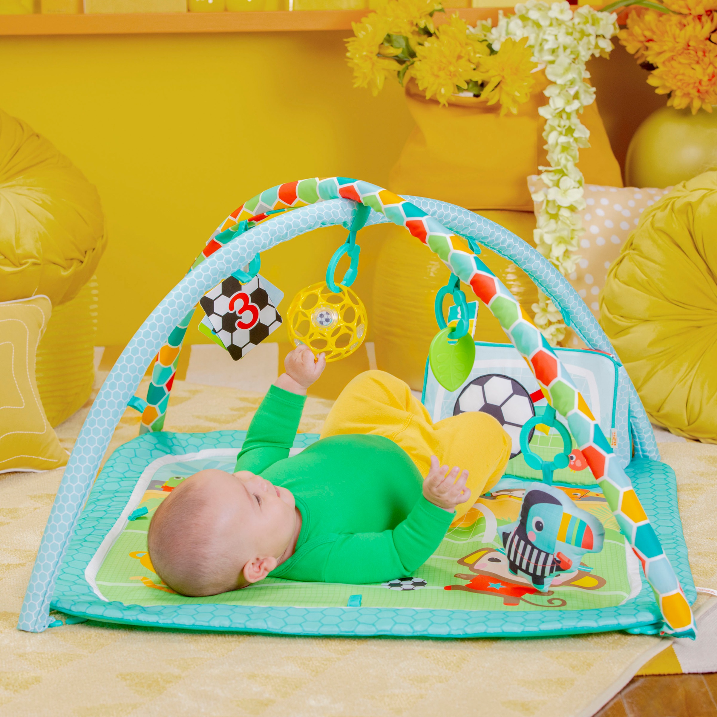 Bright Starts Spielbogen »Grip & Kick Activity Gym«, mit Licht- und Soundeffekt